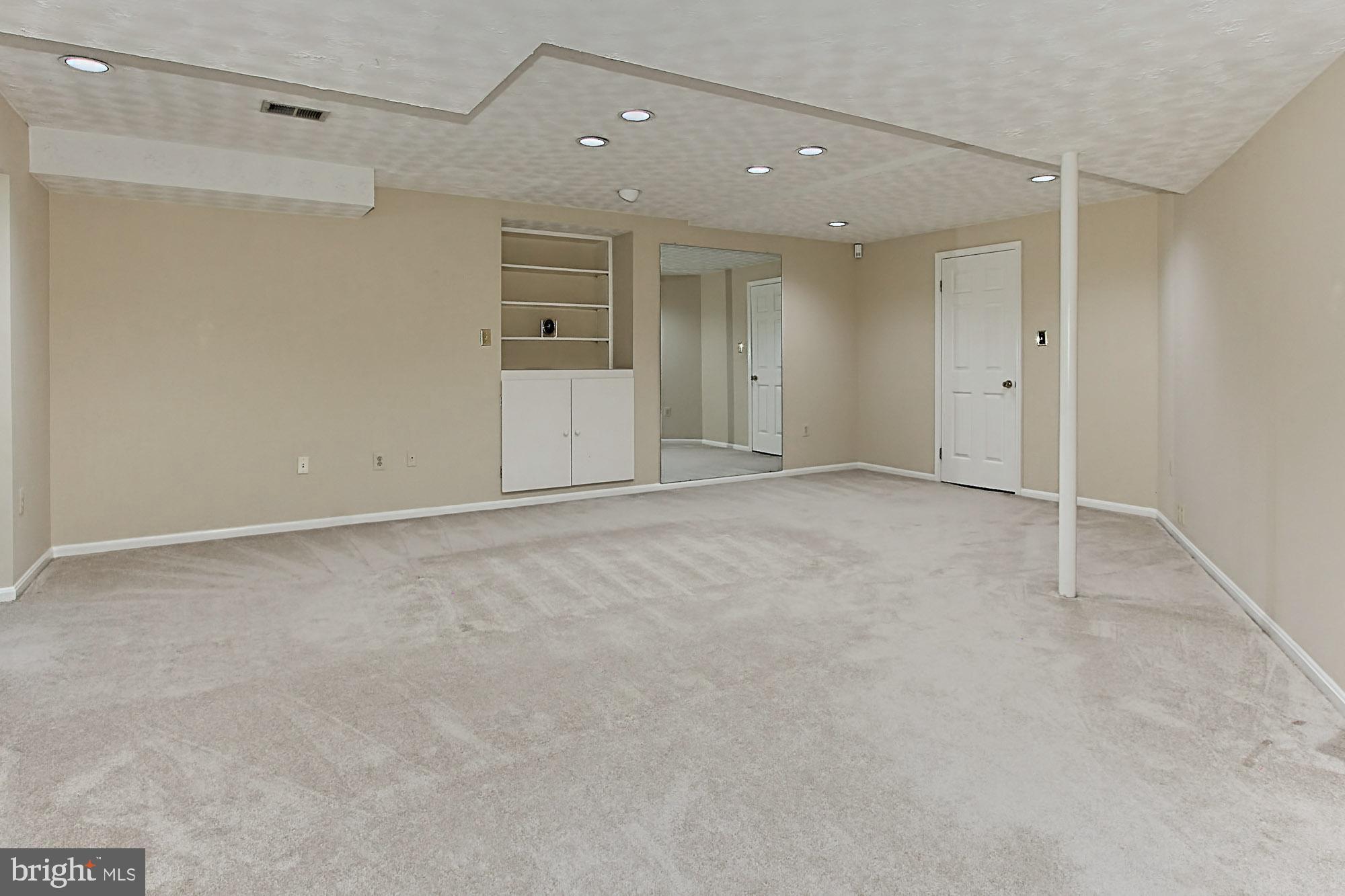 ASHTON - Residential