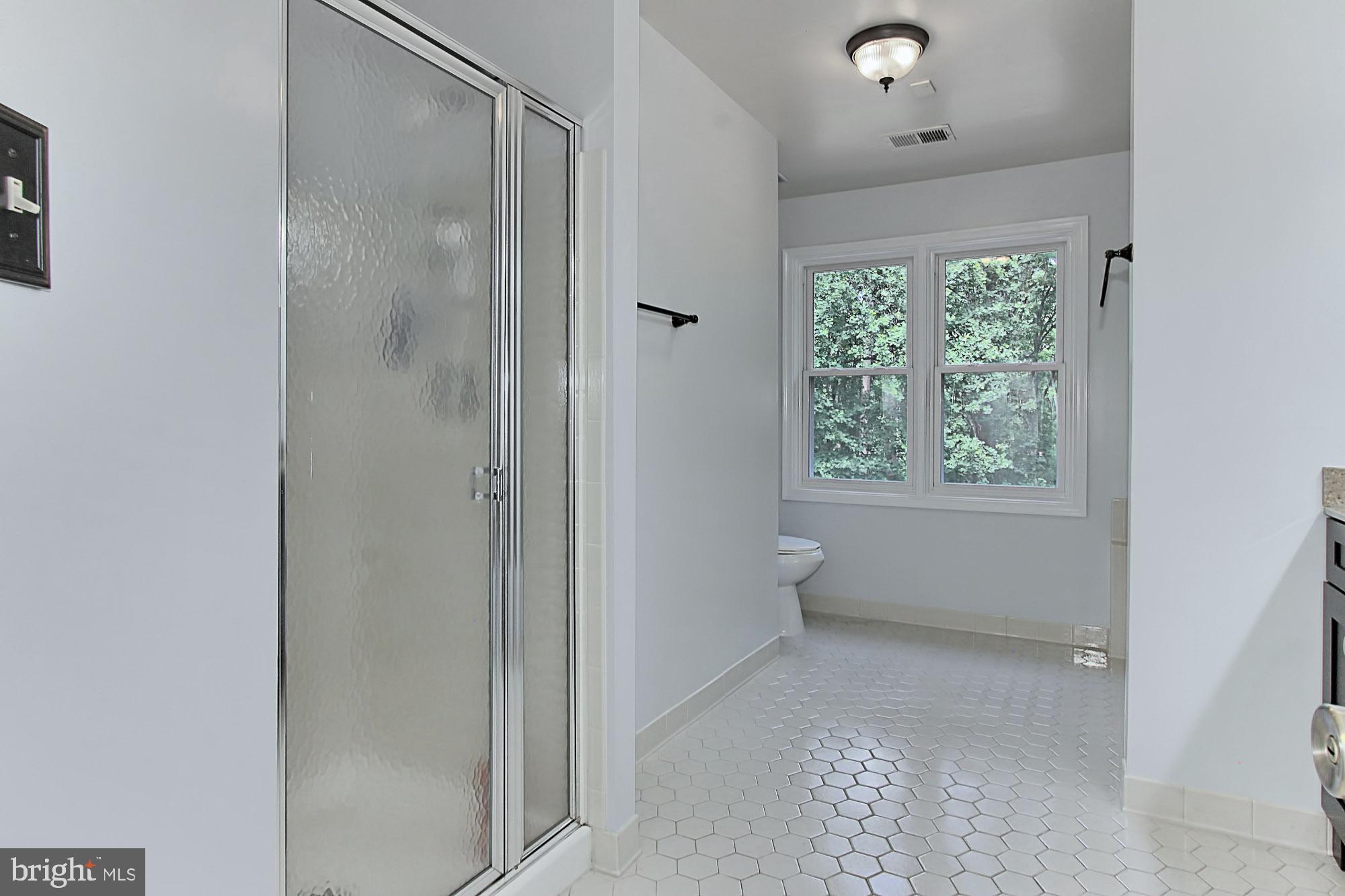 ASHTON - Residential