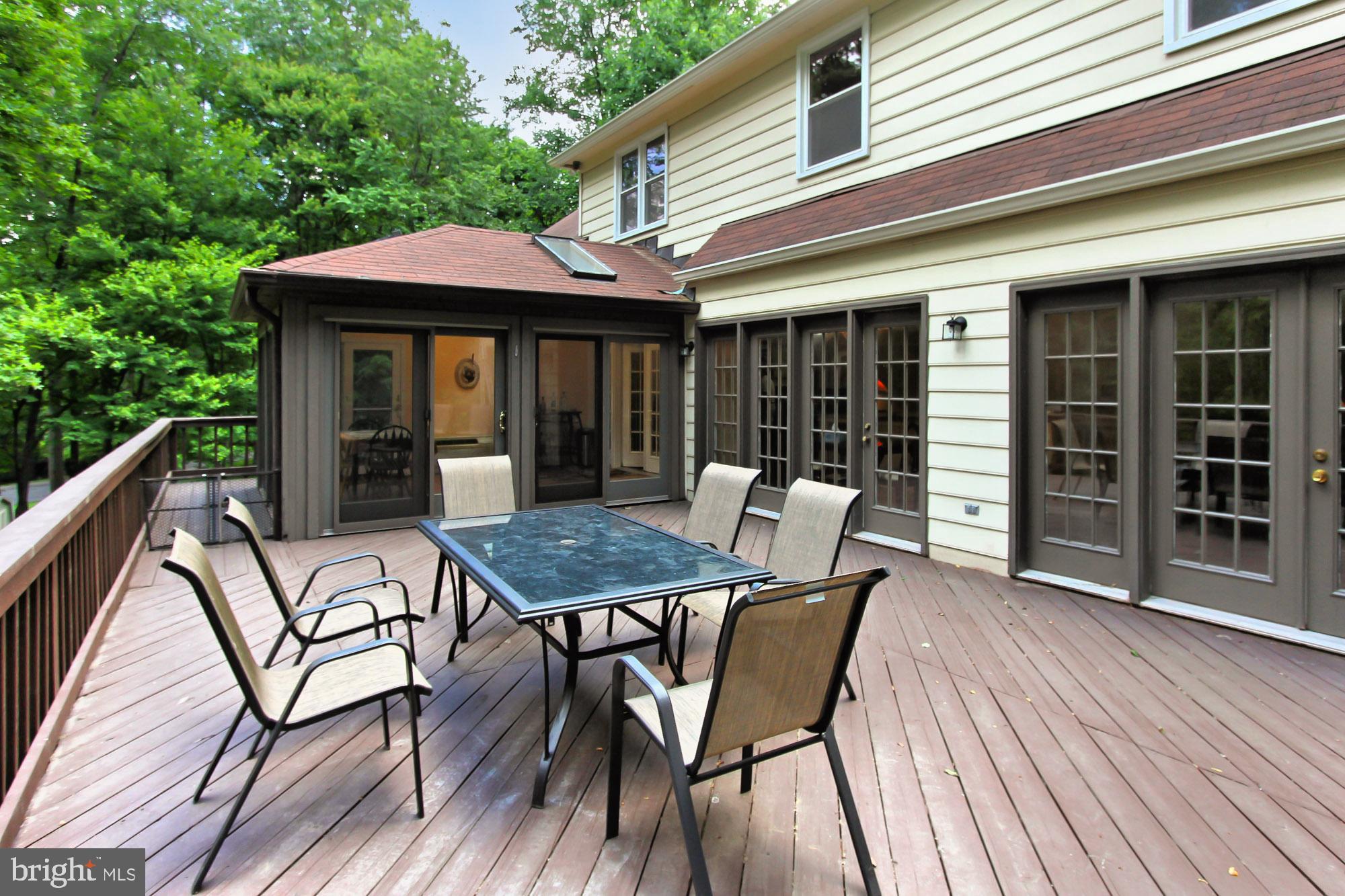 ASHTON - Residential