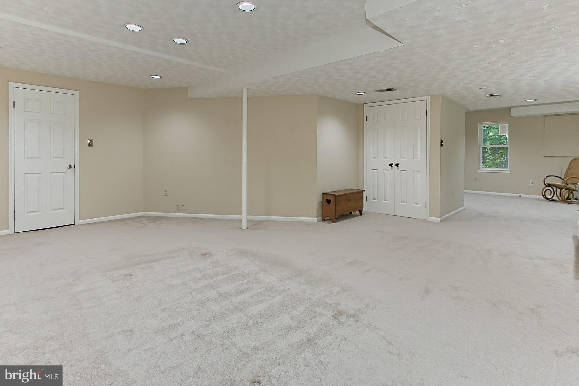 ASHTON - Residential