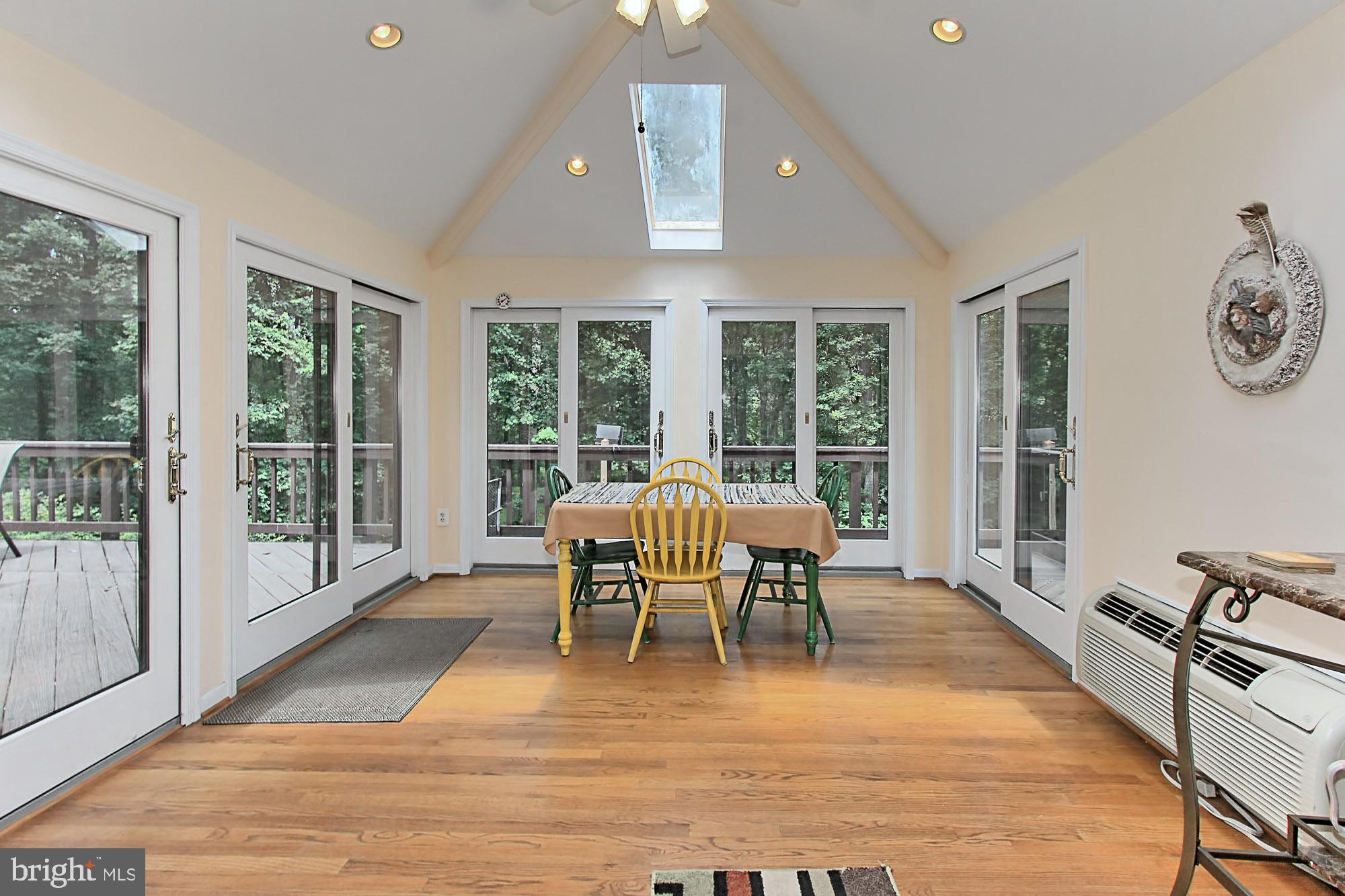 ASHTON - Residential