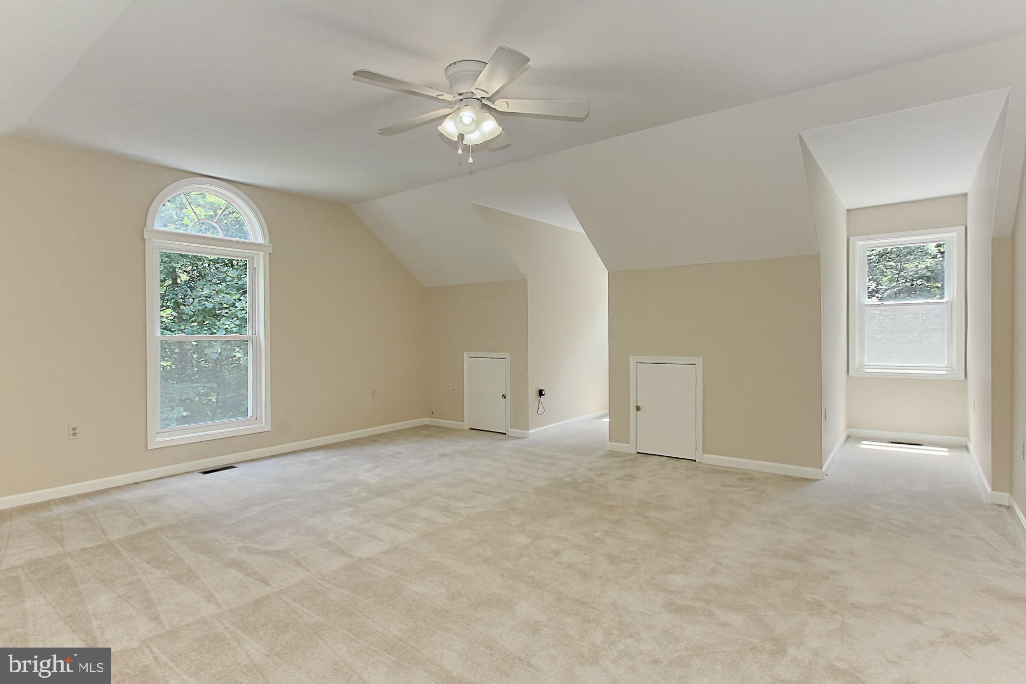 ASHTON - Residential