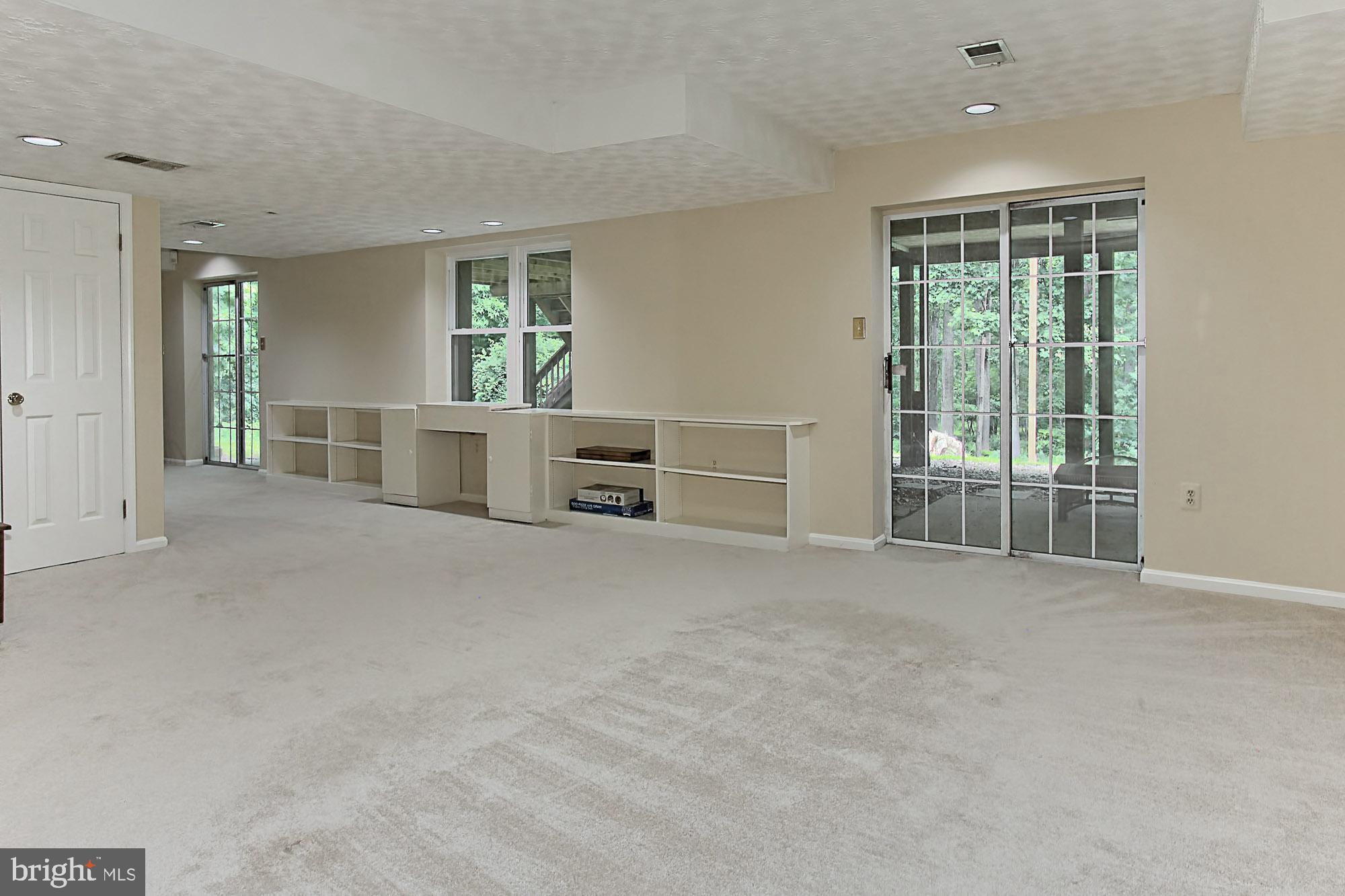 ASHTON - Residential