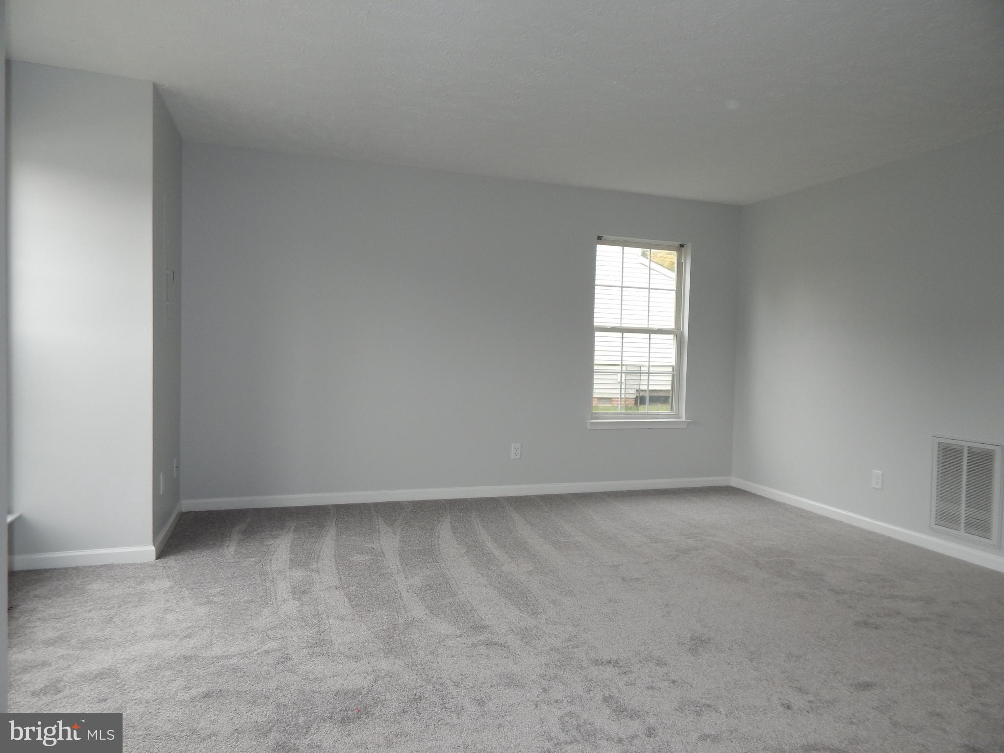 HUNTINGTON MEADOWS - Residential Lease