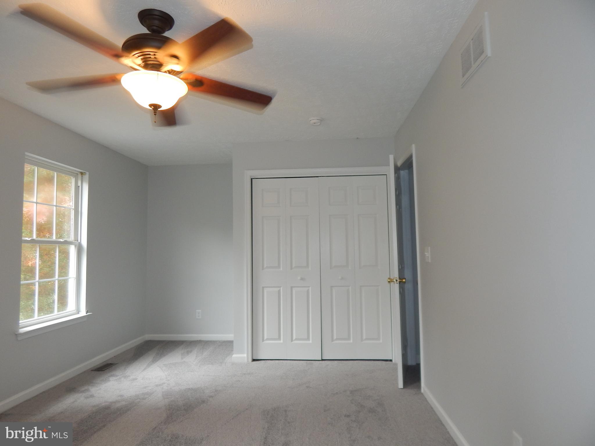 HUNTINGTON MEADOWS - Residential Lease