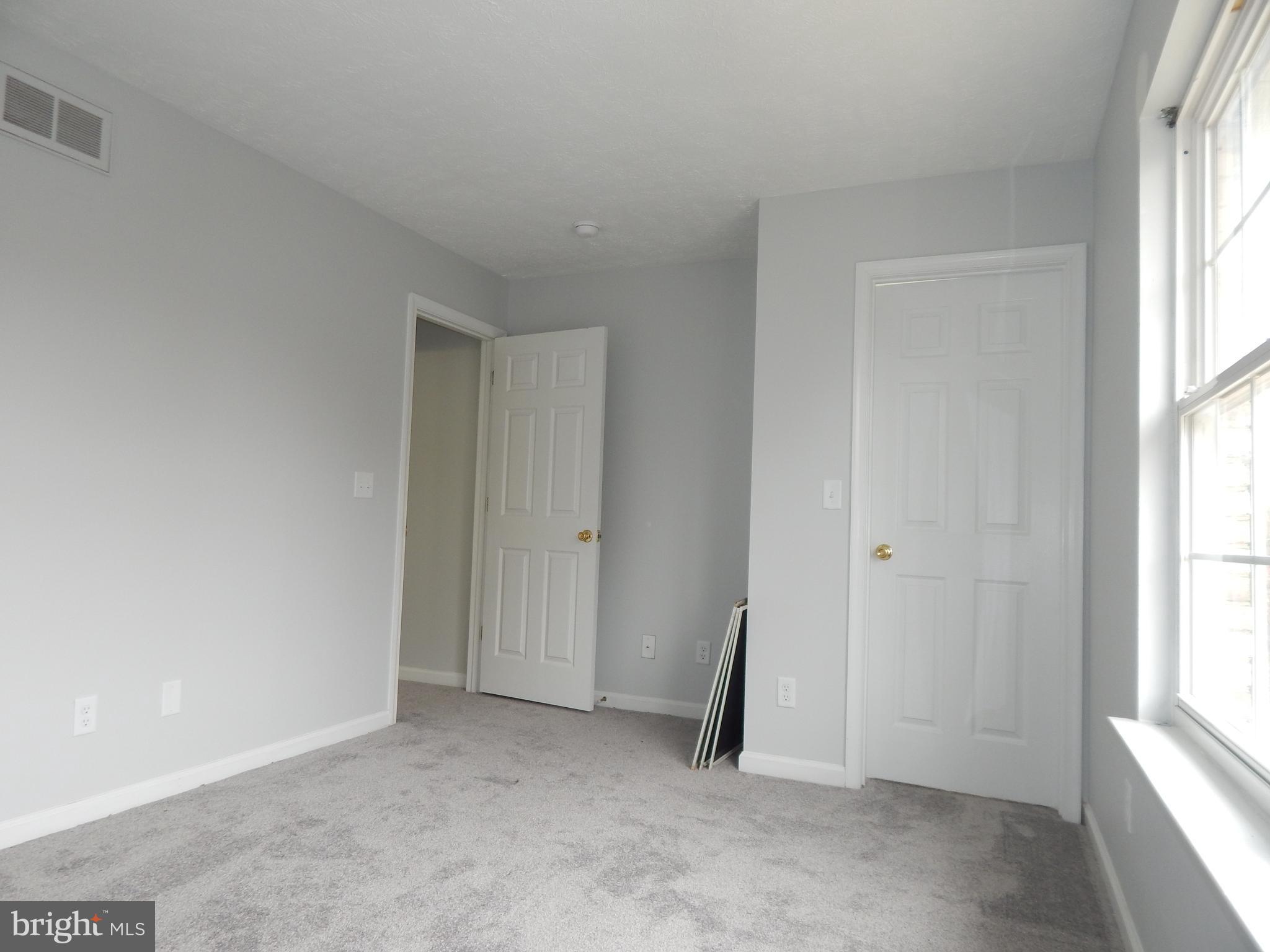 HUNTINGTON MEADOWS - Residential Lease