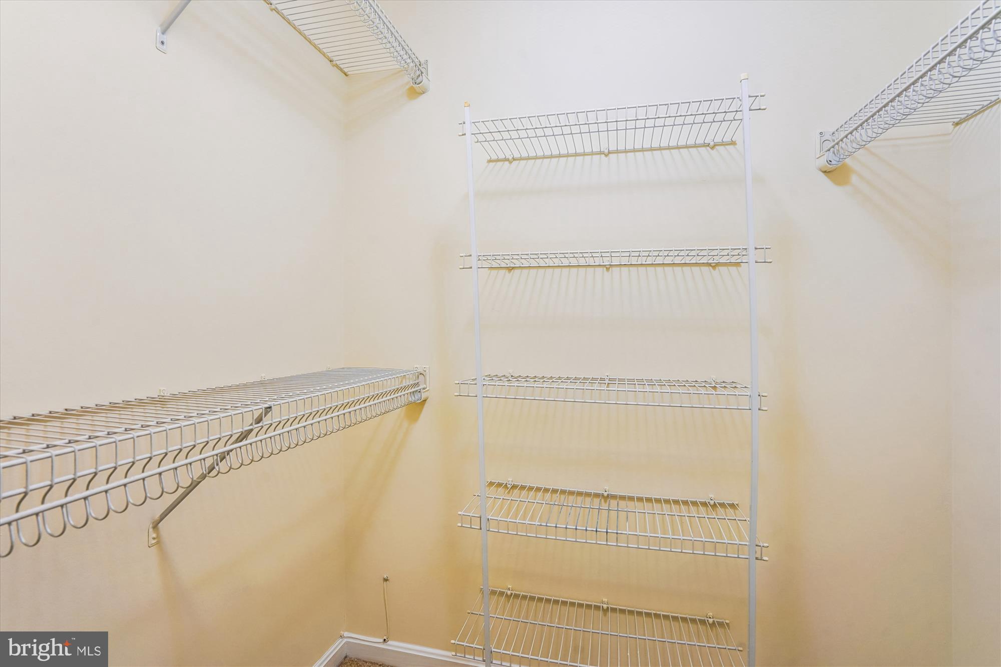 FALLSGROVE - Residential Lease