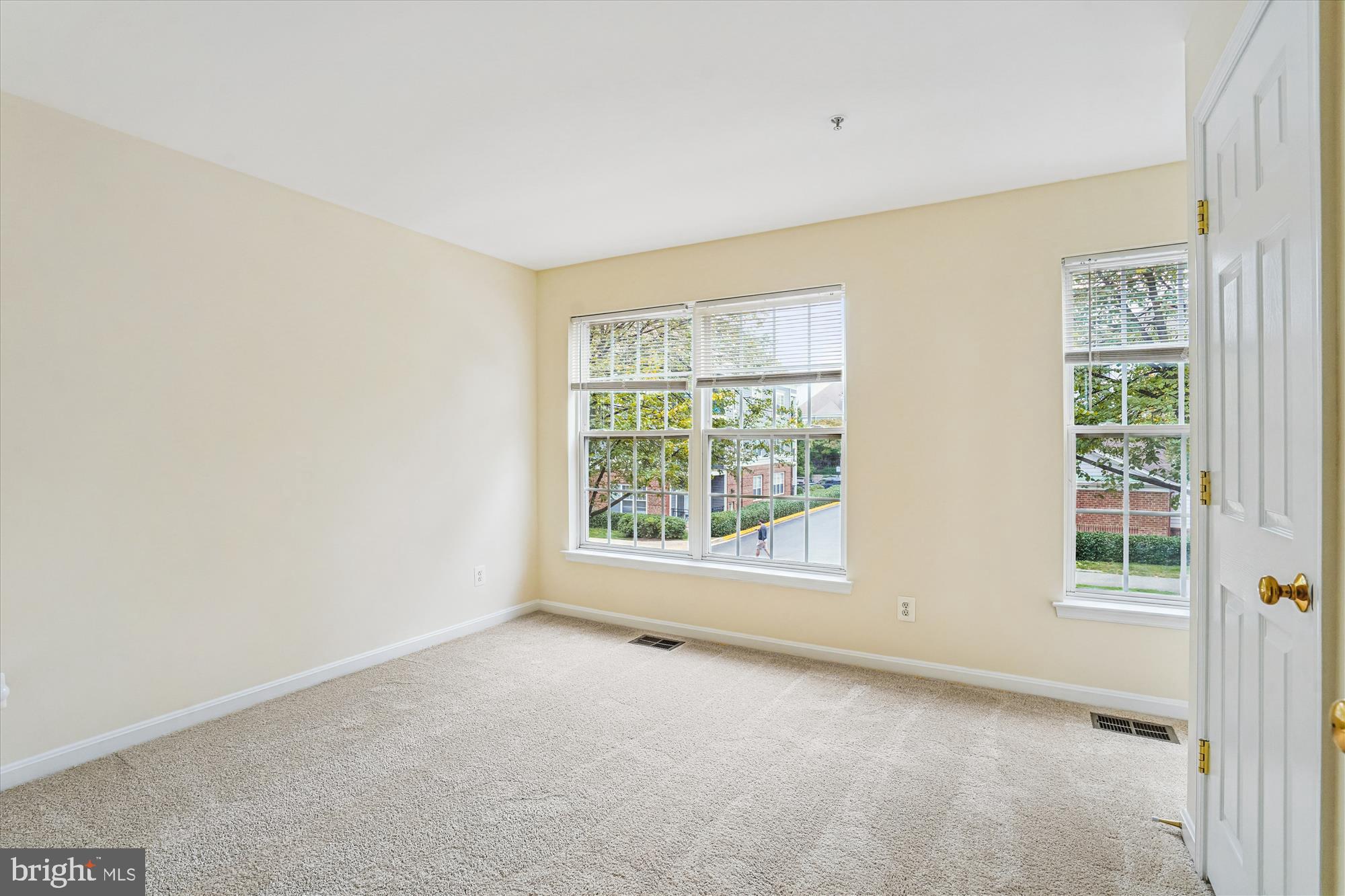 FALLSGROVE - Residential Lease