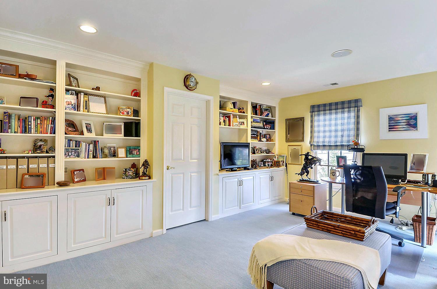 SPRING VALLEY - Residential