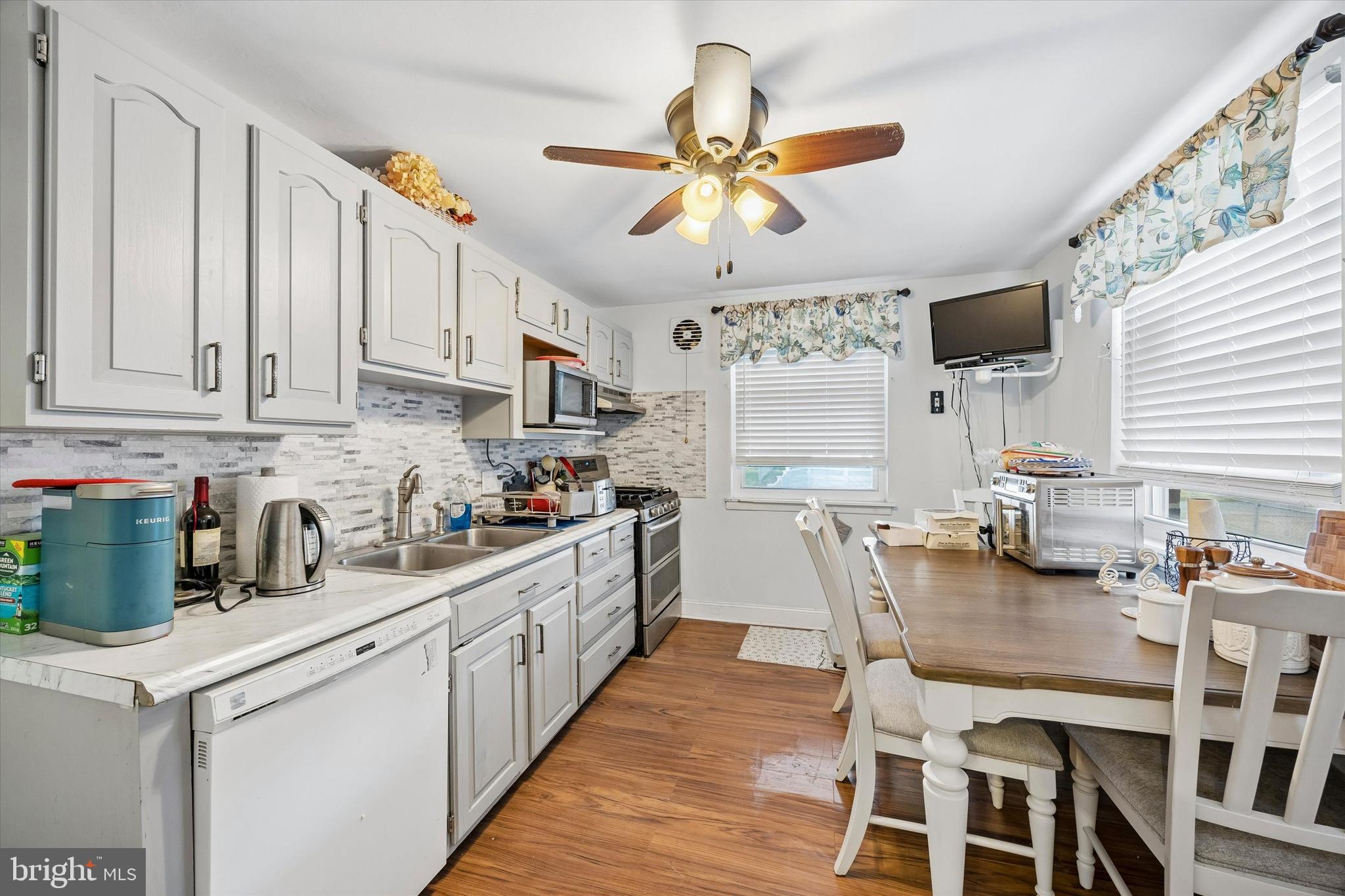 ACADEMY GARDENS - Residential