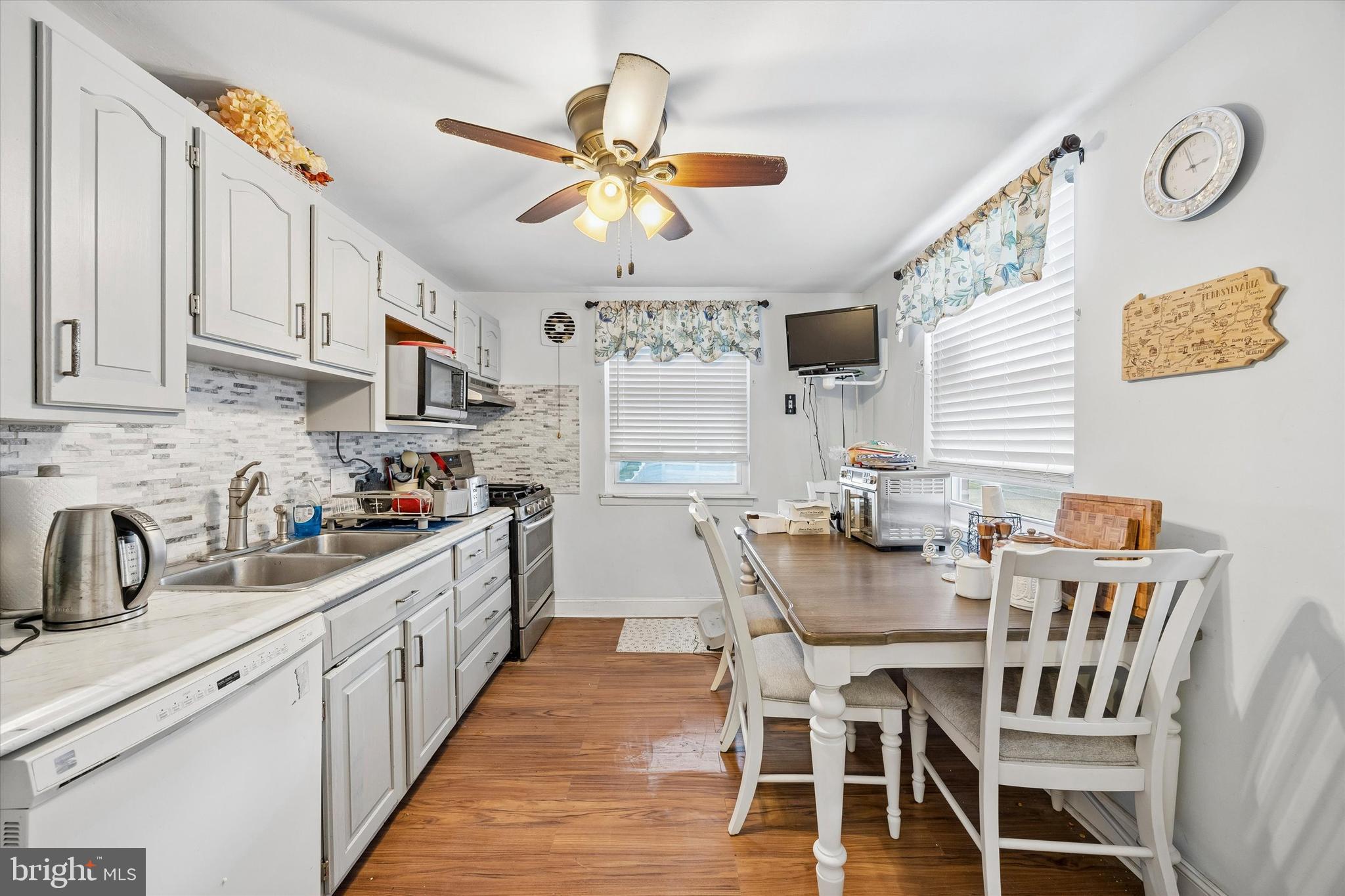 ACADEMY GARDENS - Residential