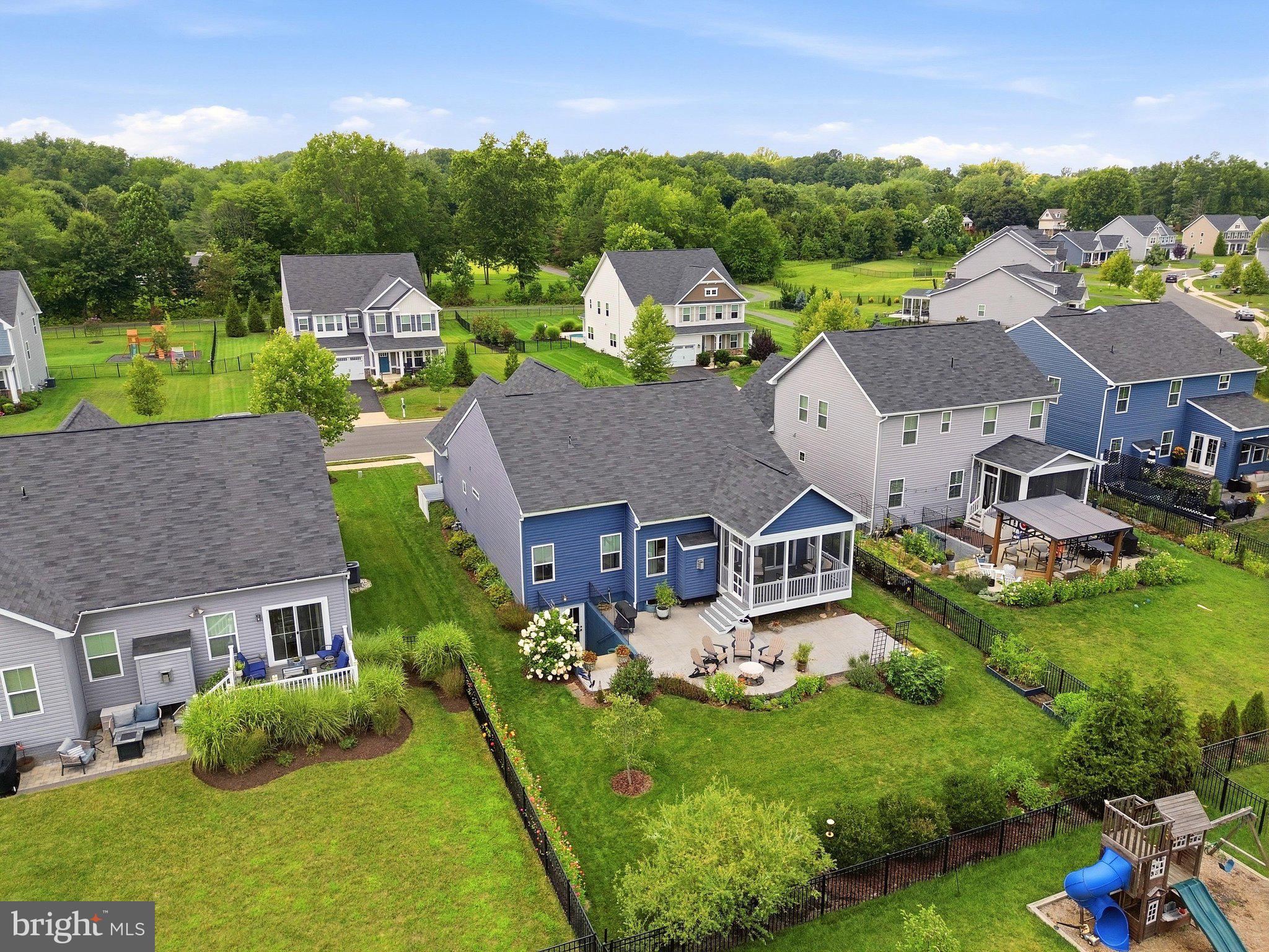 7438 LAKE WILLOW COURT