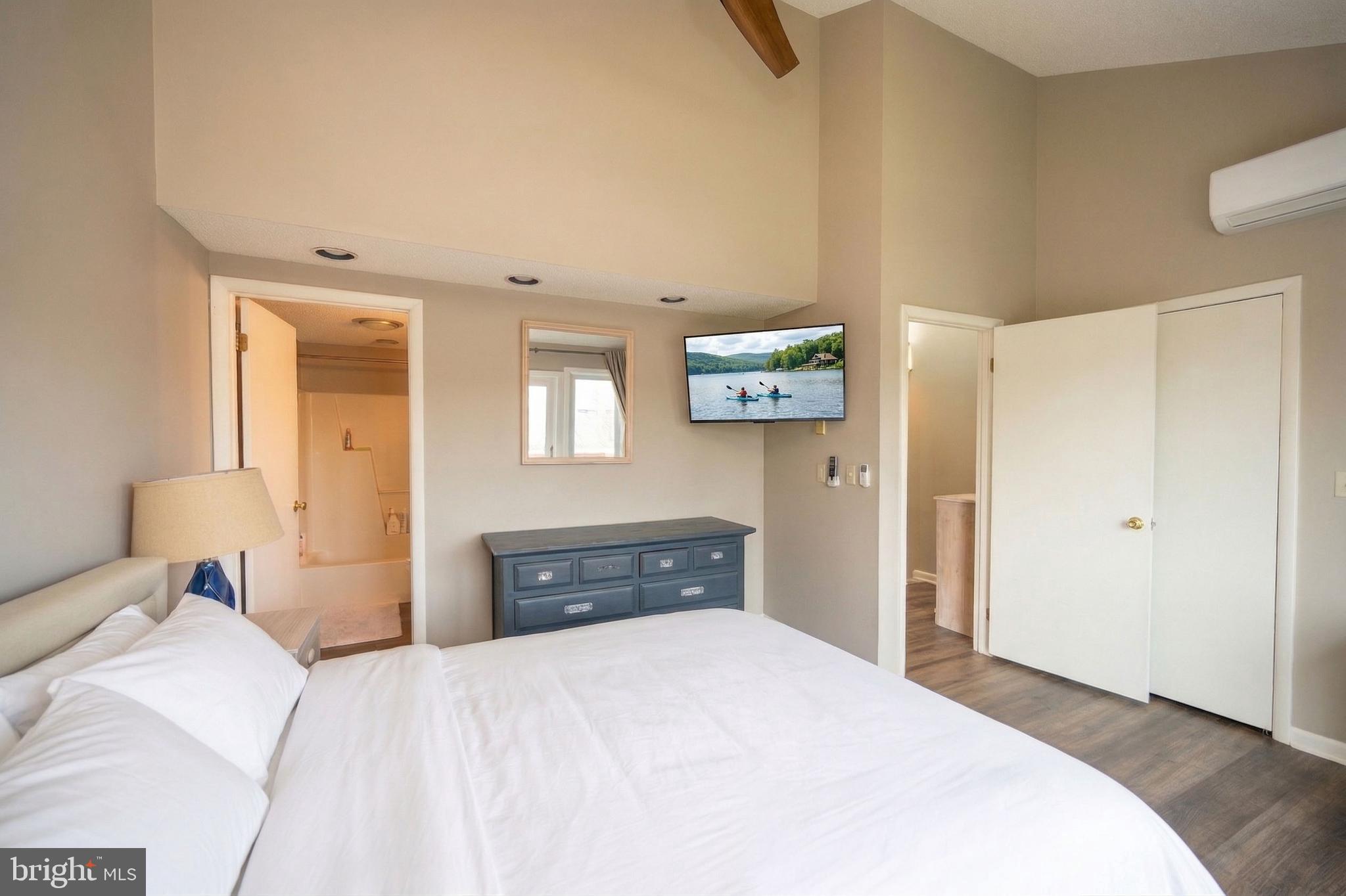 DEEP CREEK VILLAGE - Residential