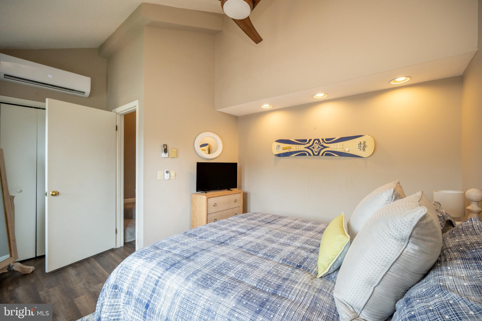 DEEP CREEK VILLAGE - Residential