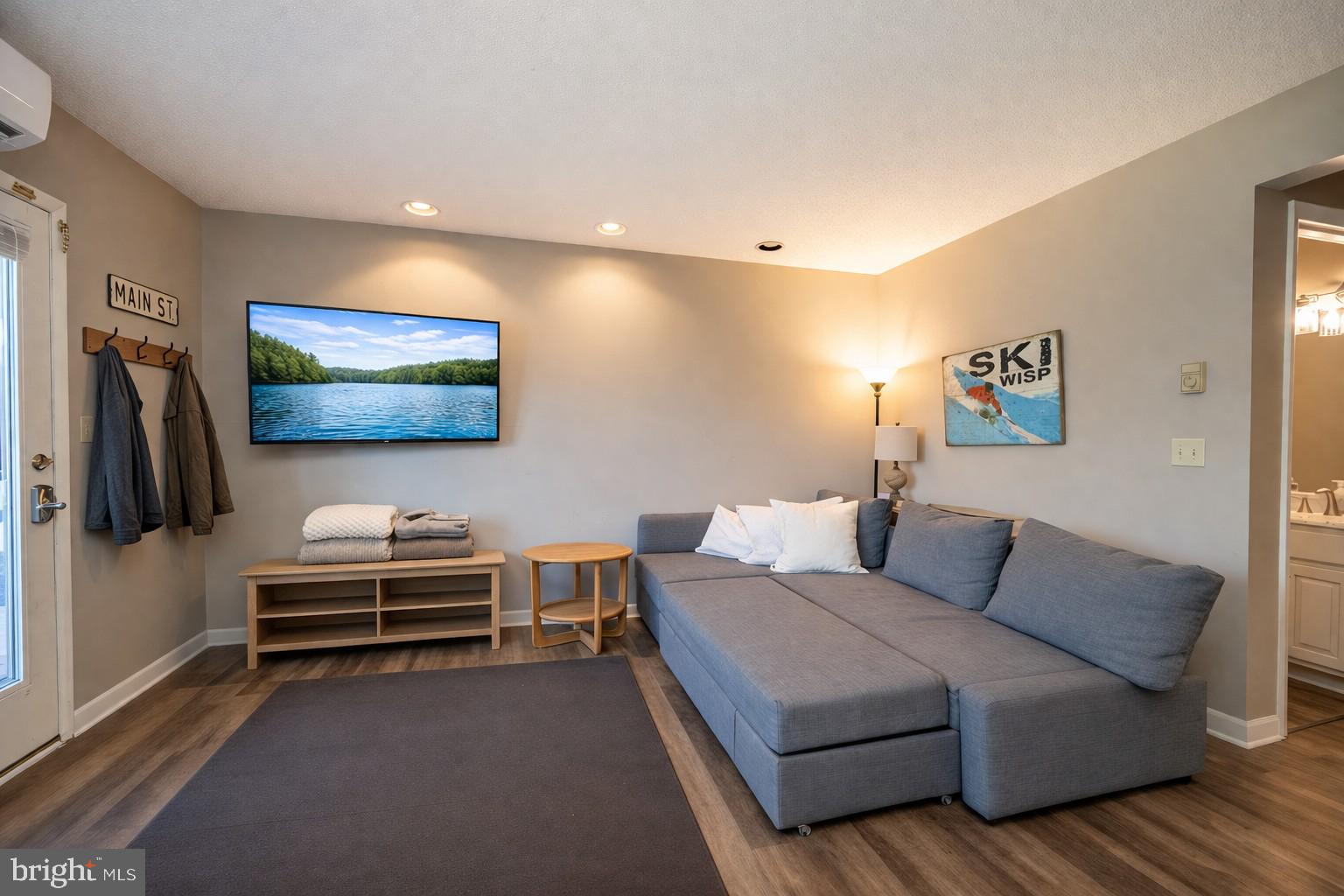 DEEP CREEK VILLAGE - Residential