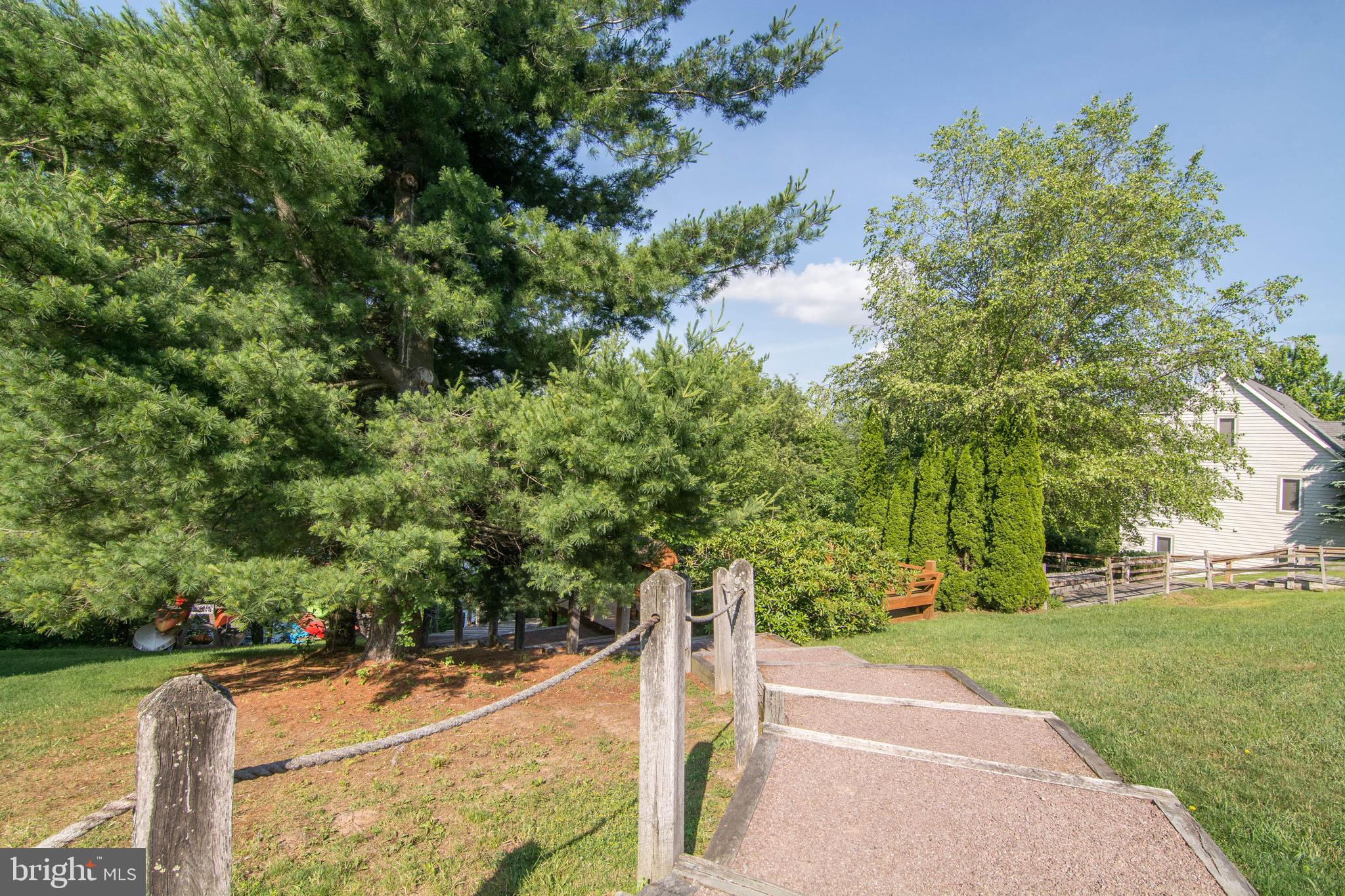 DEEP CREEK VILLAGE - Residential