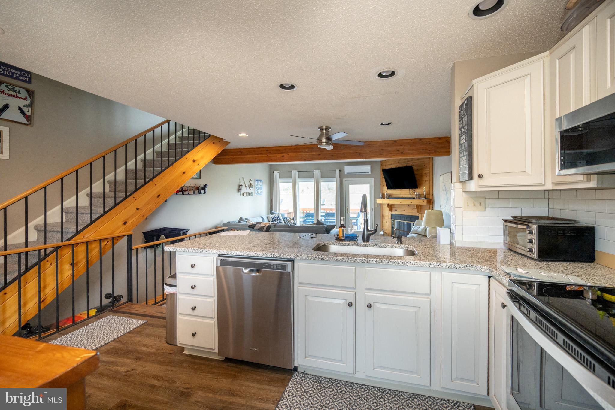 DEEP CREEK VILLAGE - Residential