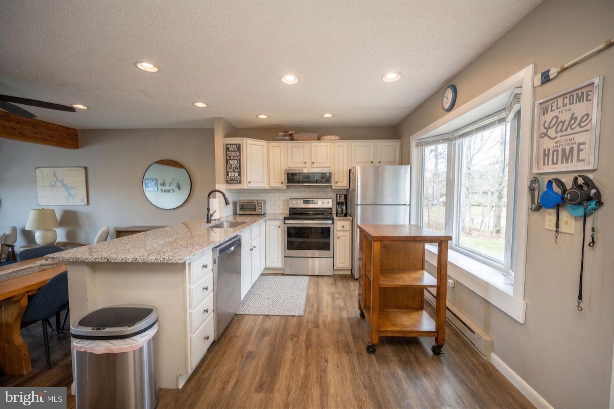 DEEP CREEK VILLAGE - Residential