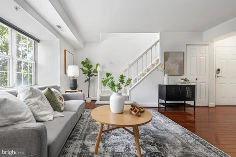 MLS: DCDC2280866