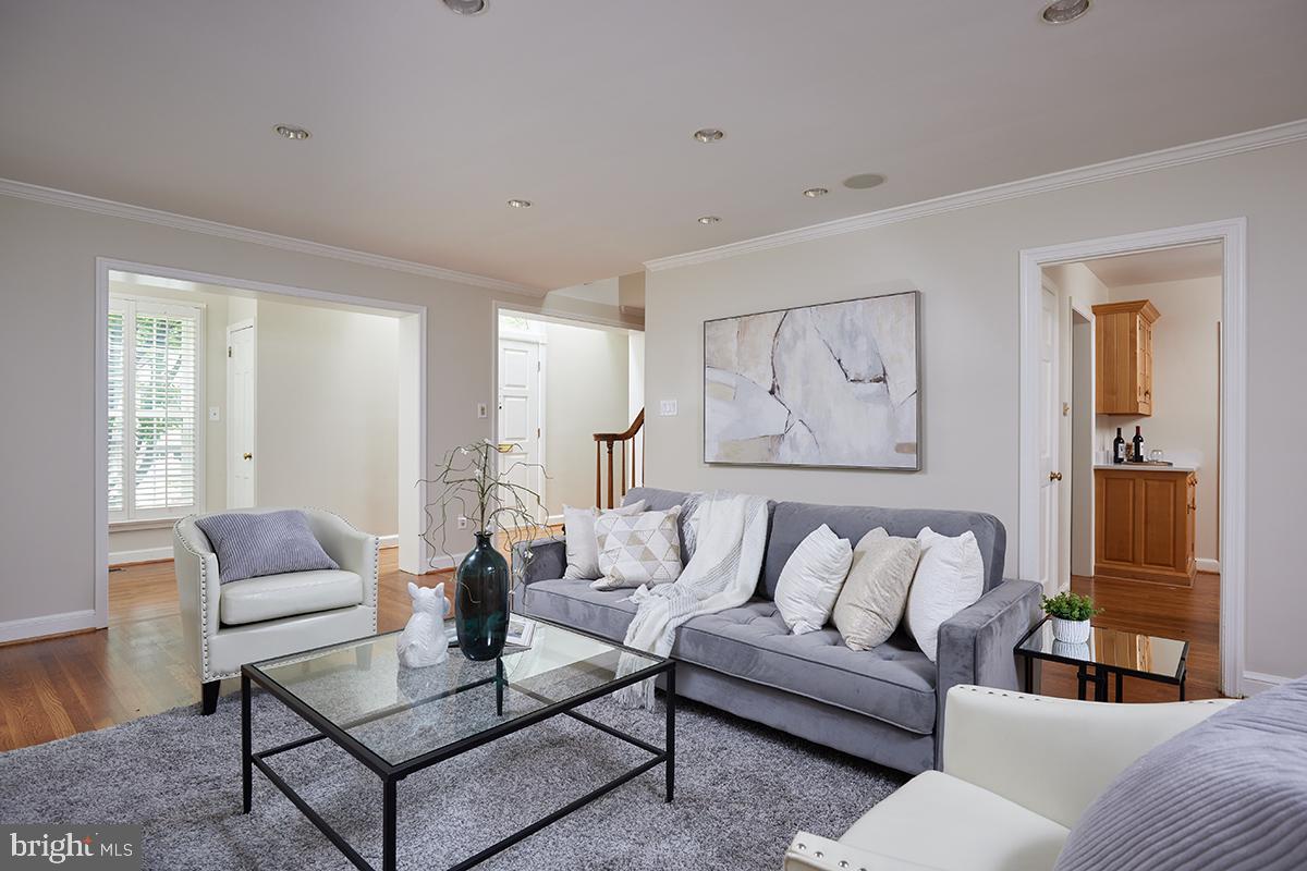 CHEVY CHASE VILLAGE - Residential