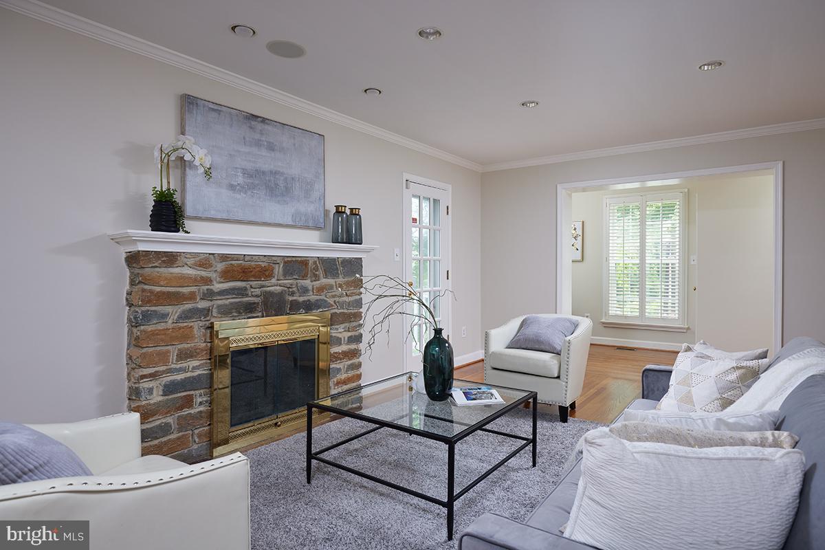 CHEVY CHASE VILLAGE - Residential