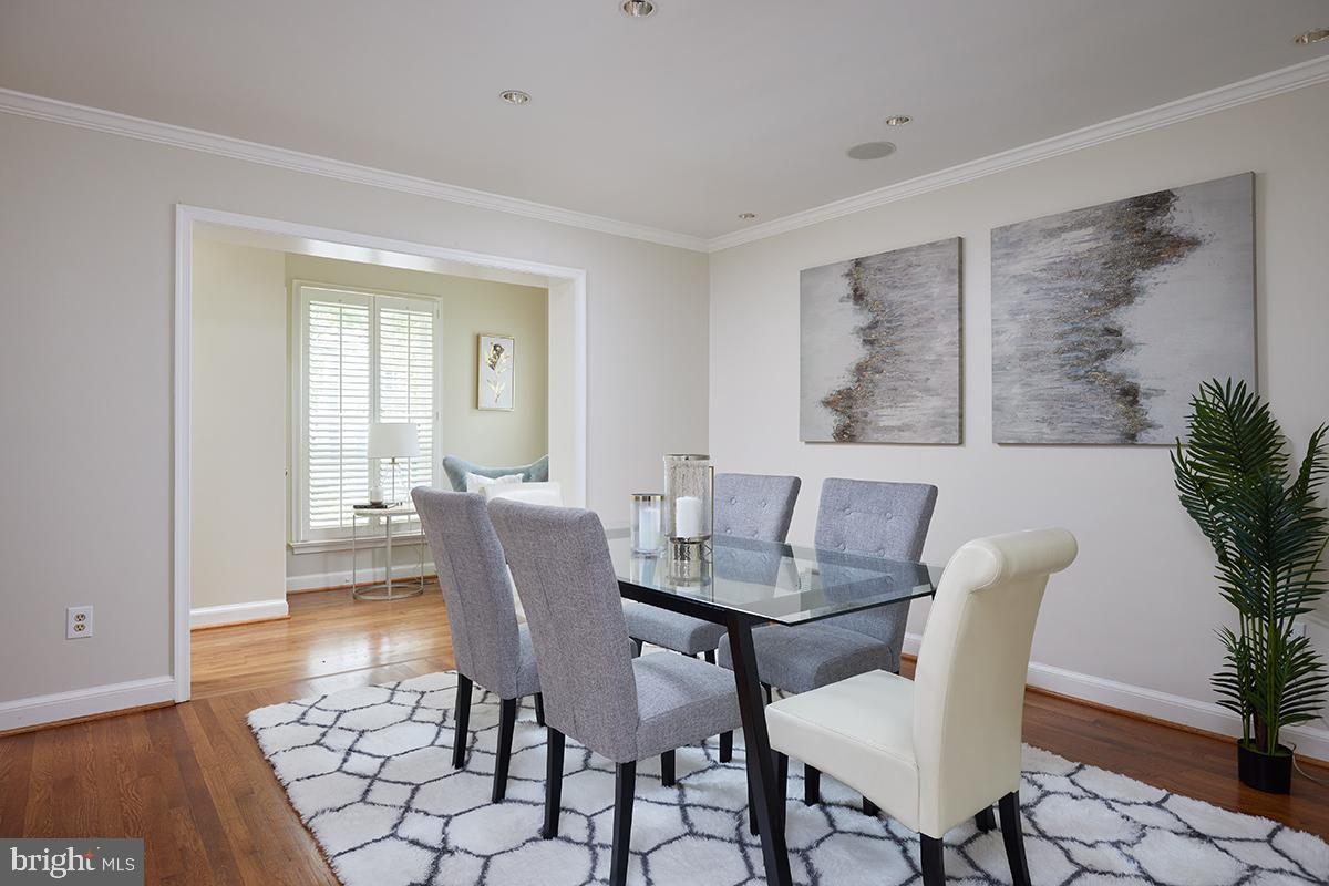 CHEVY CHASE VILLAGE - Residential