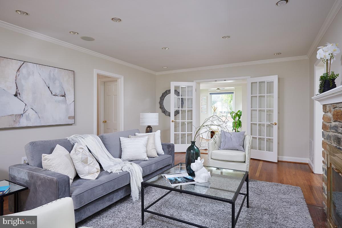 CHEVY CHASE VILLAGE - Residential