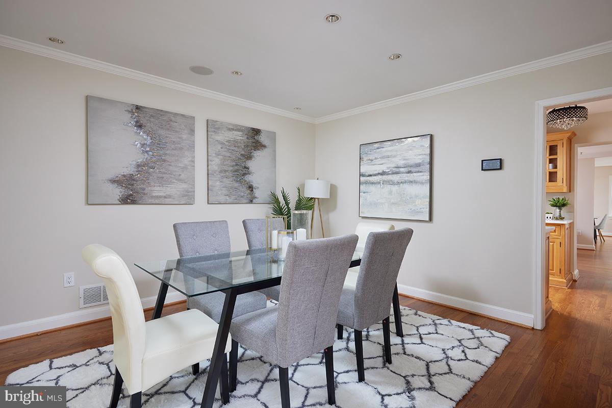 CHEVY CHASE VILLAGE - Residential