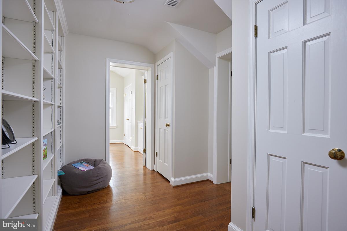 CHEVY CHASE VILLAGE - Residential