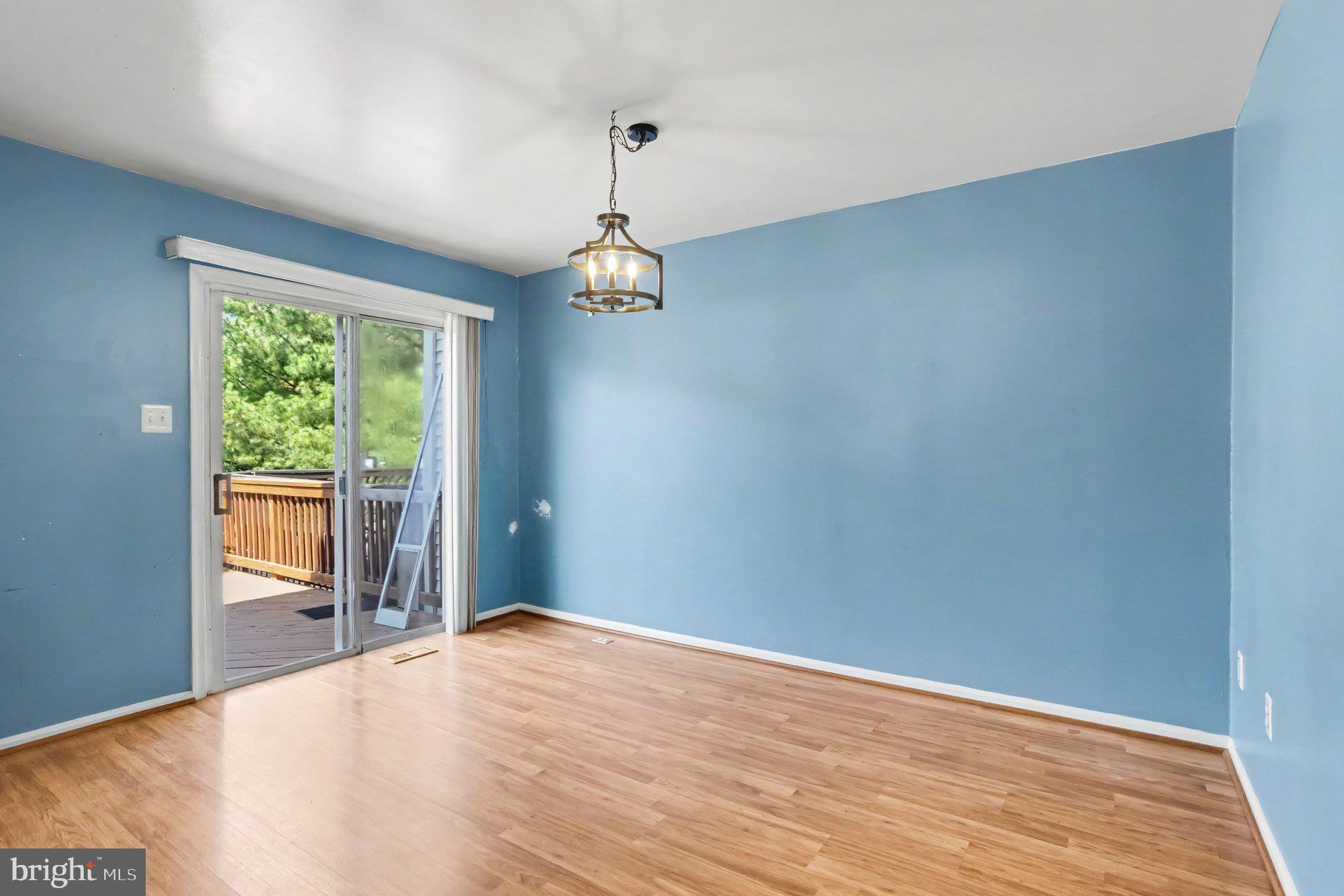 4404 BRONZE WING COURT