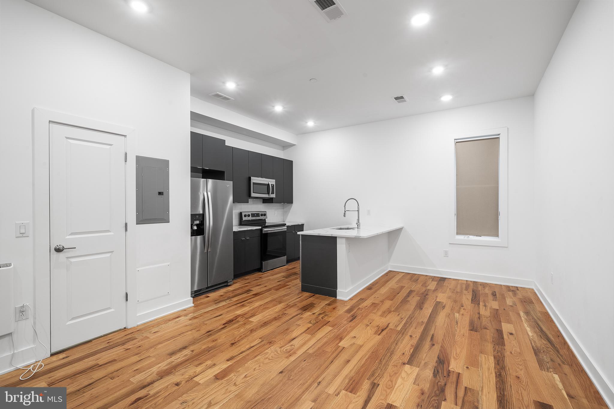 NORRIS SQUARE - Residential Lease