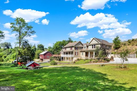 15 GIFT ROAD HAMBURG PA 19526