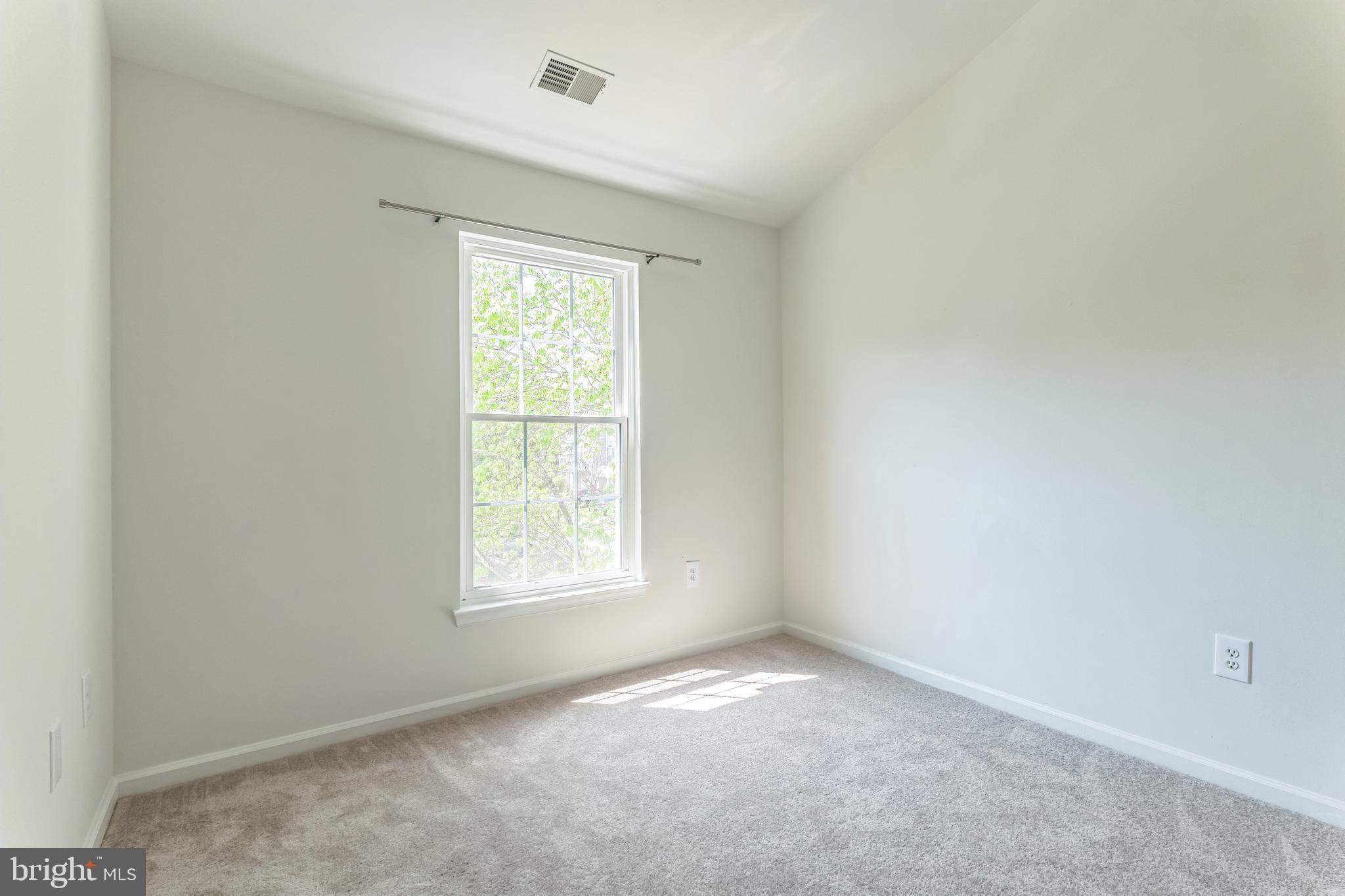 POTOMAC LAKES - Residential