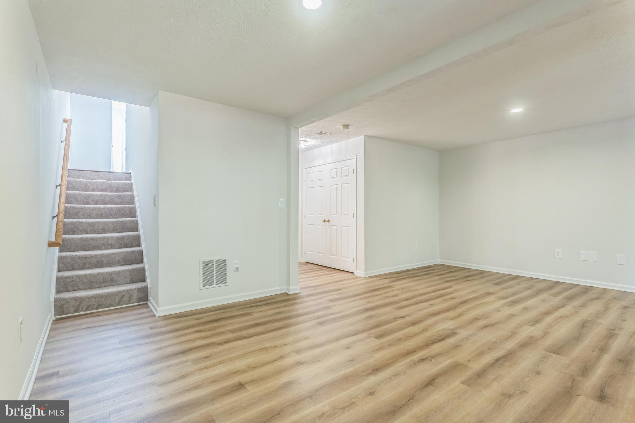 POTOMAC LAKES - Residential