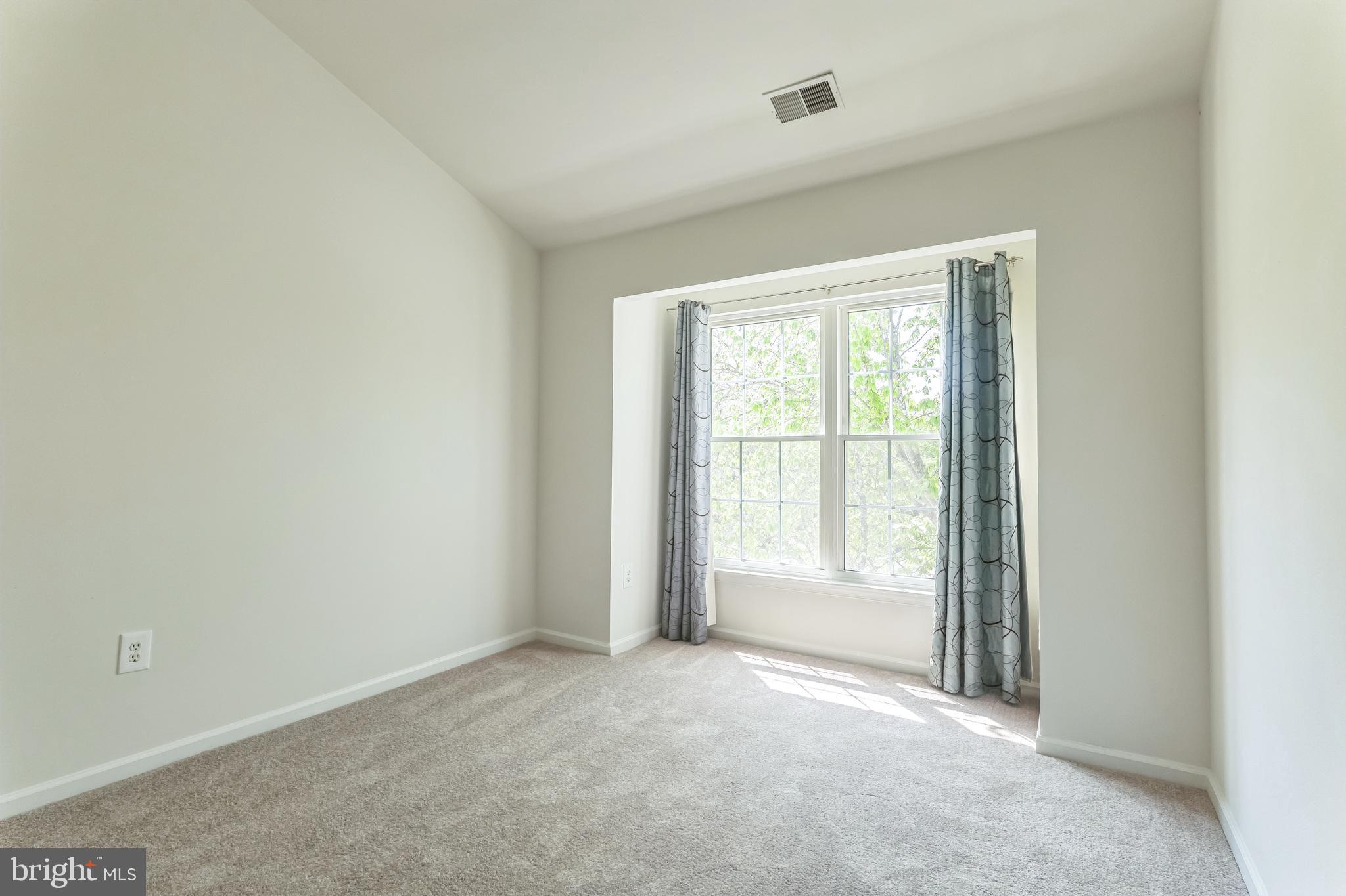 POTOMAC LAKES - Residential