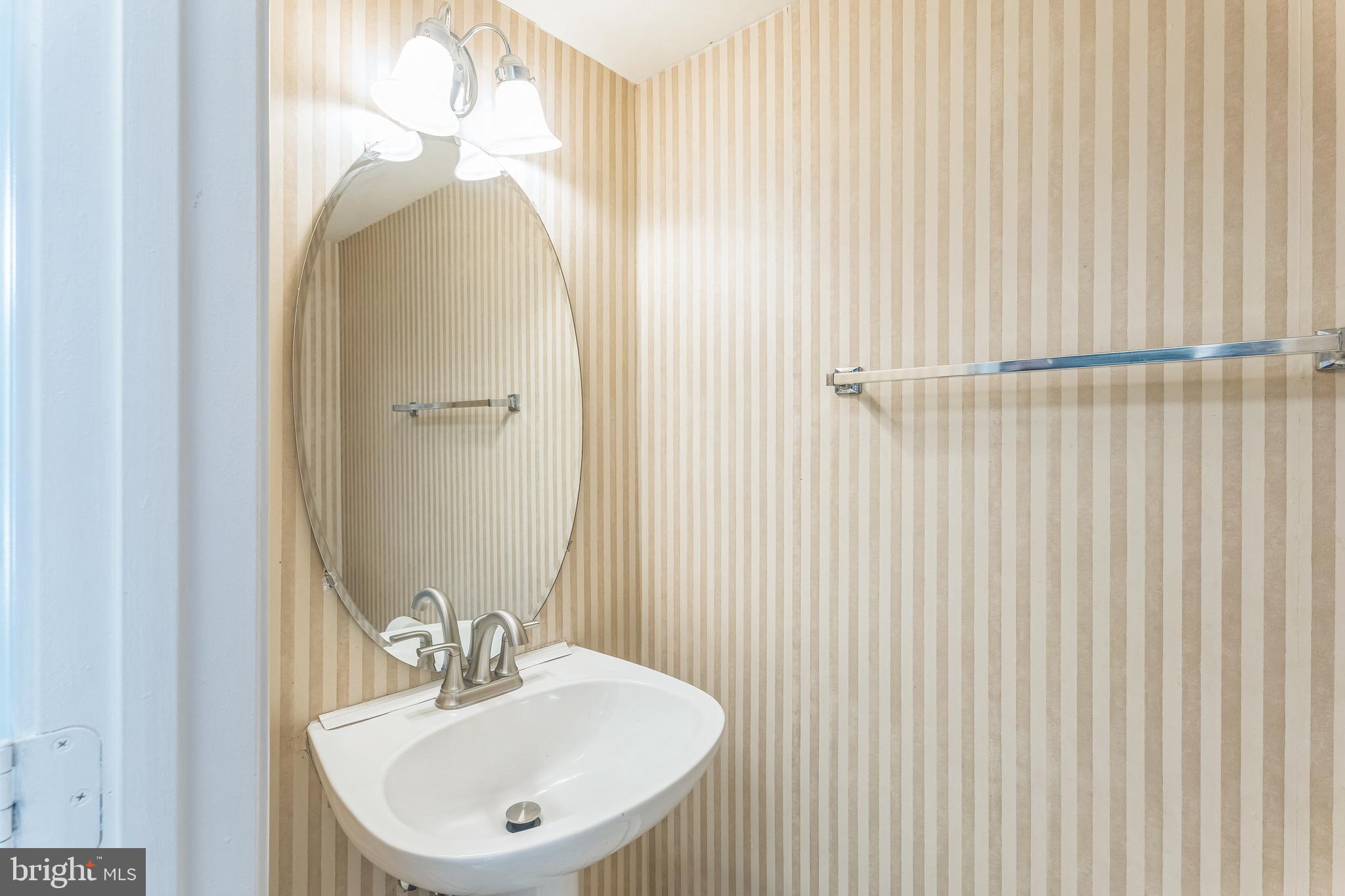 POTOMAC LAKES - Residential