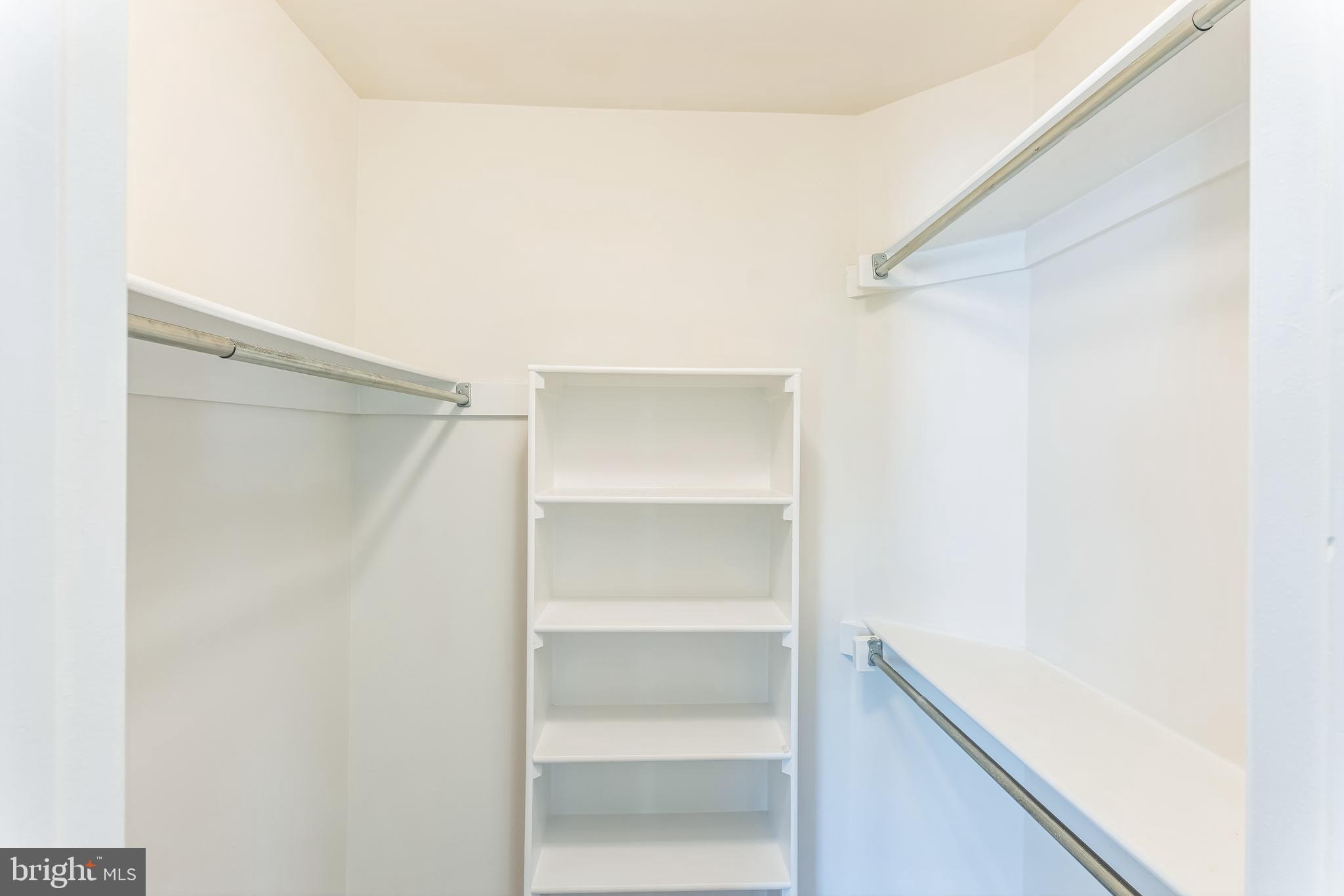 POTOMAC LAKES - Residential