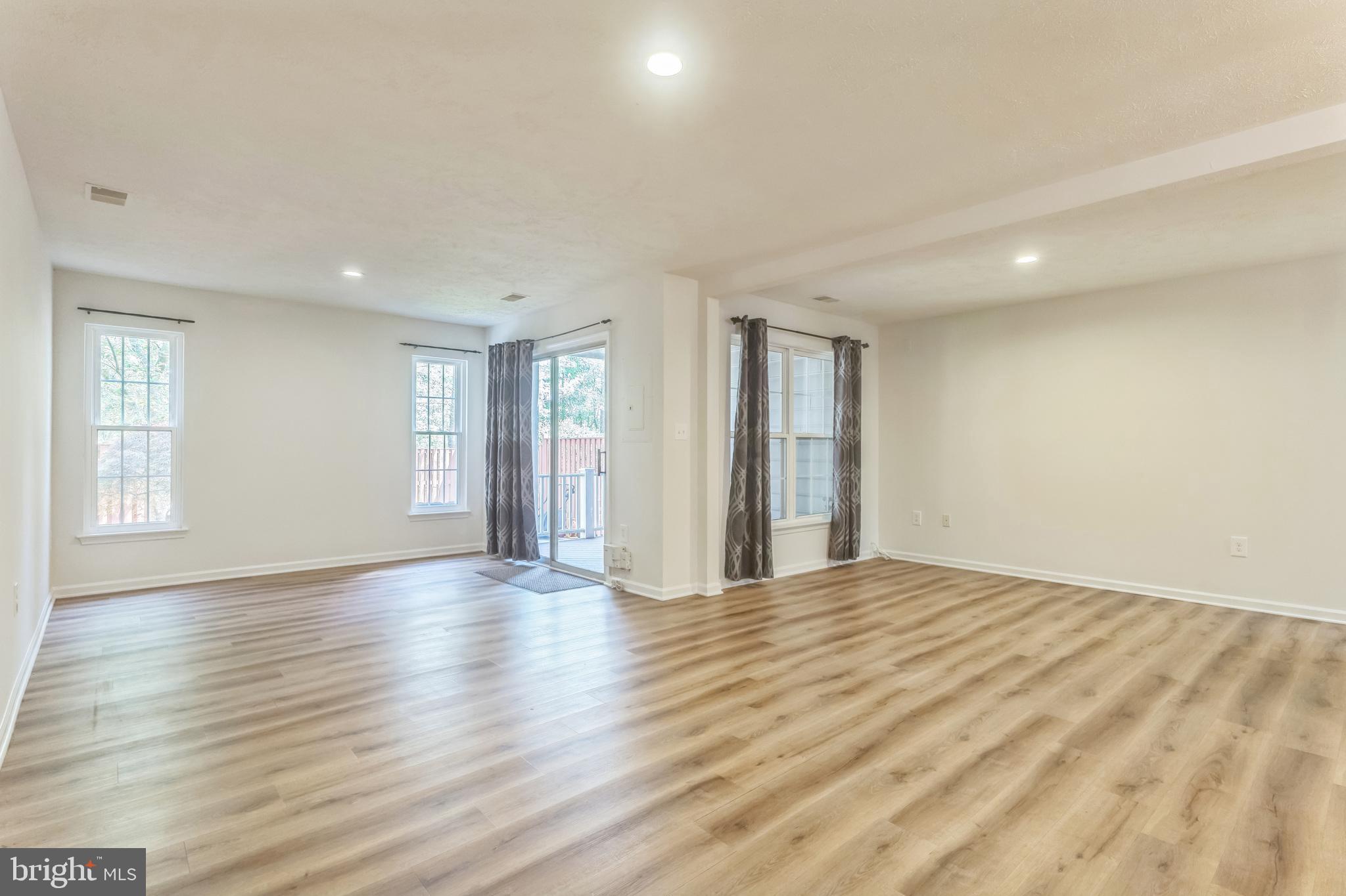 POTOMAC LAKES - Residential