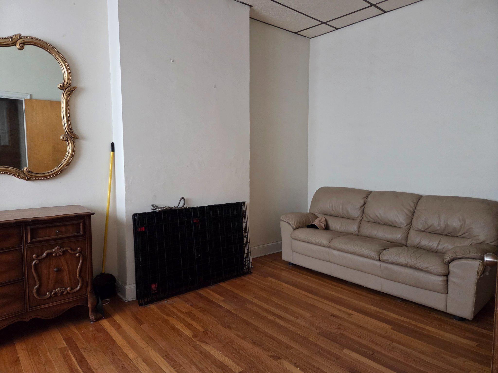 1533 W PASSYUNK AVENUE