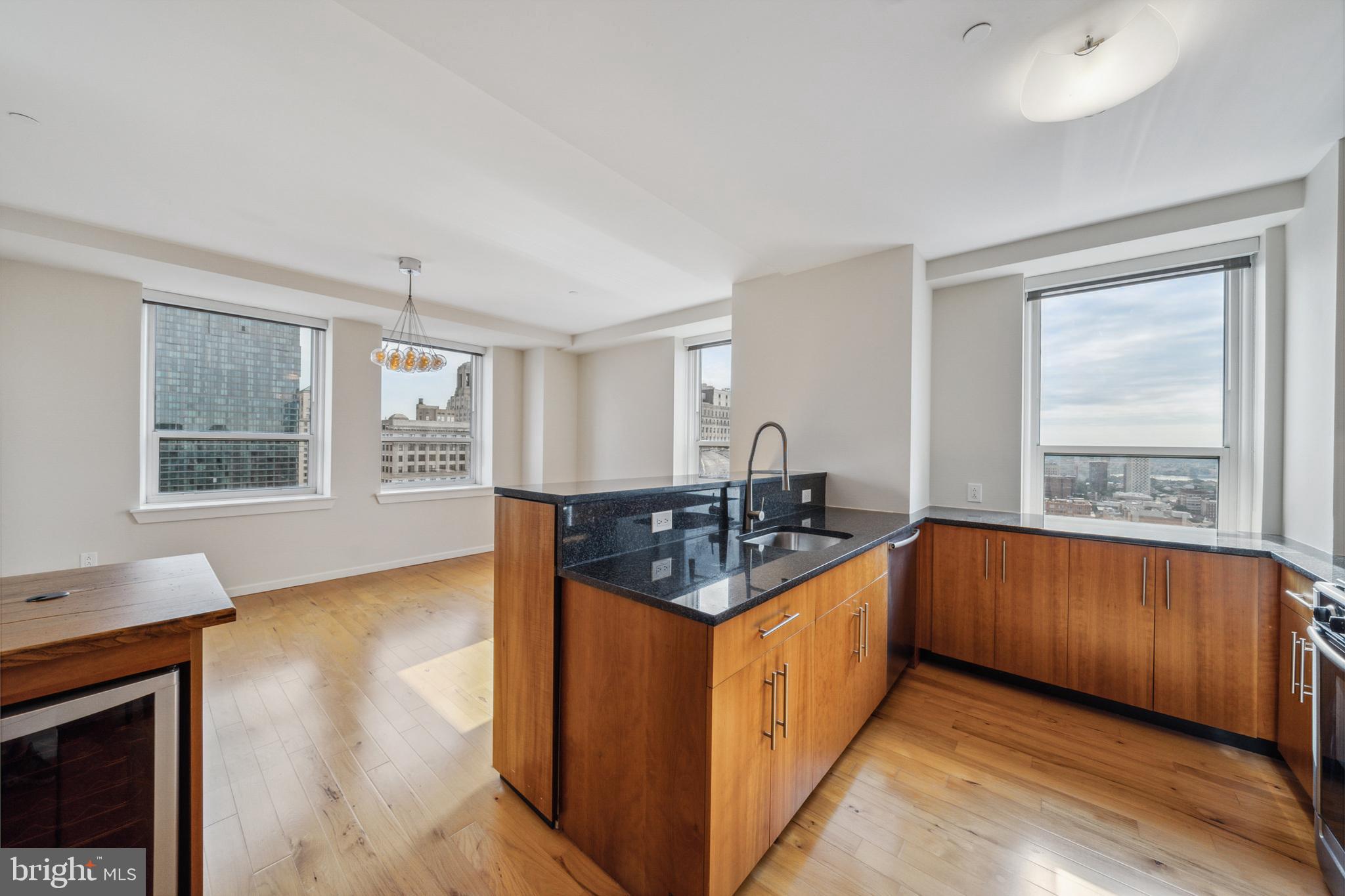 AVENUE OF THE ARTS - Residential