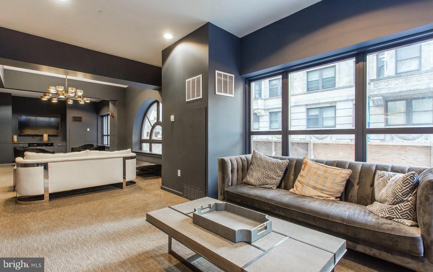 AVENUE OF THE ARTS - Residential