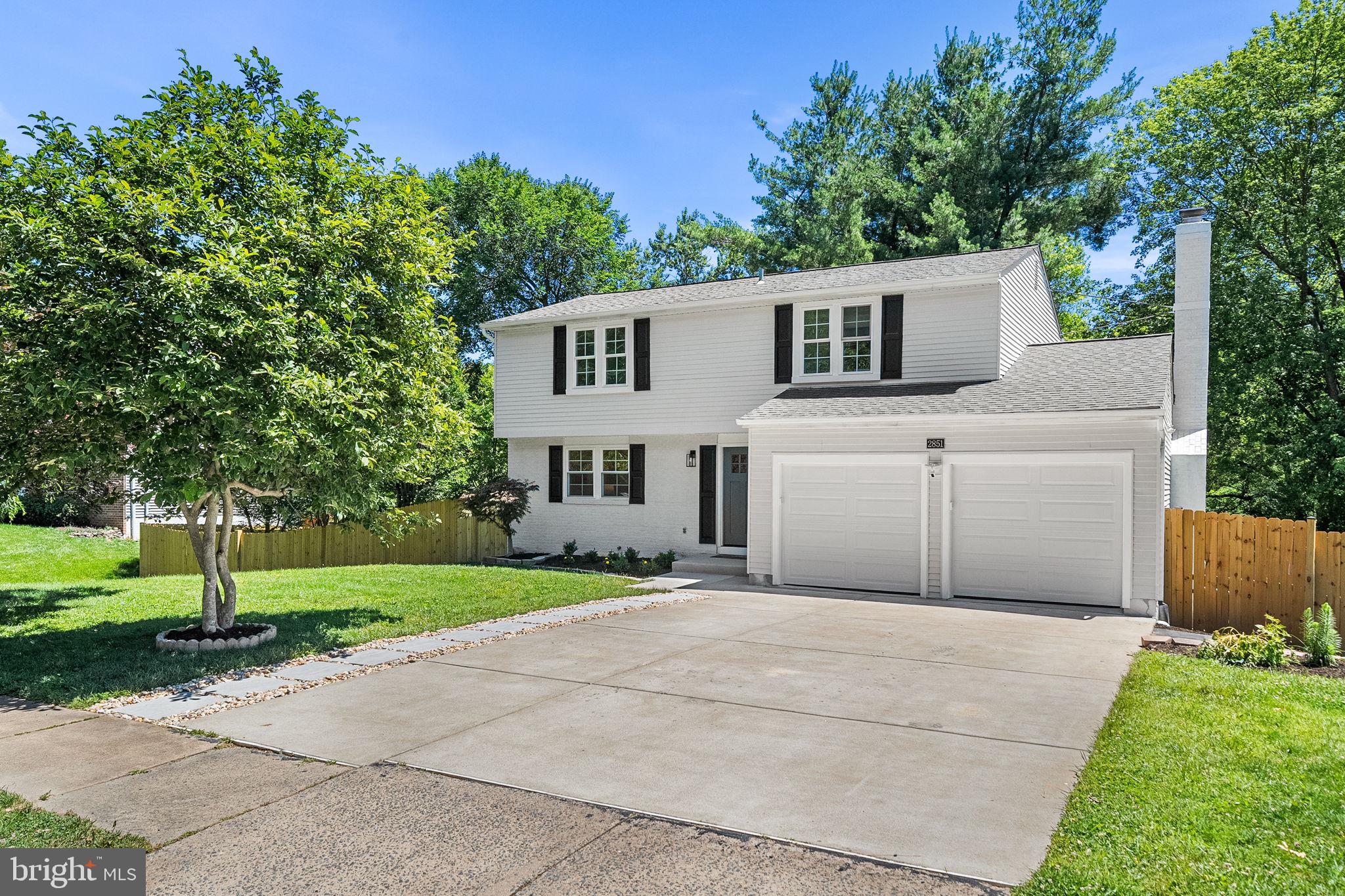 2851 EDGELEA ROAD