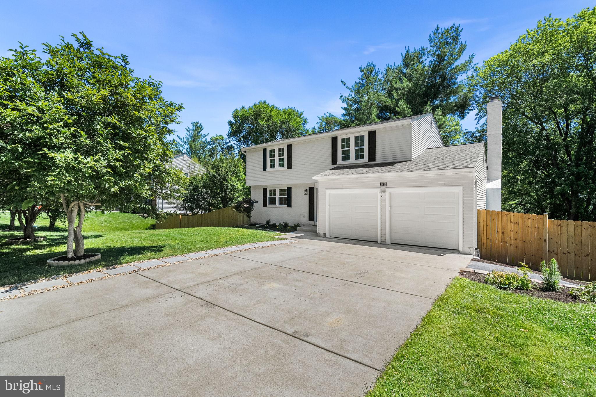 2851 EDGELEA ROAD