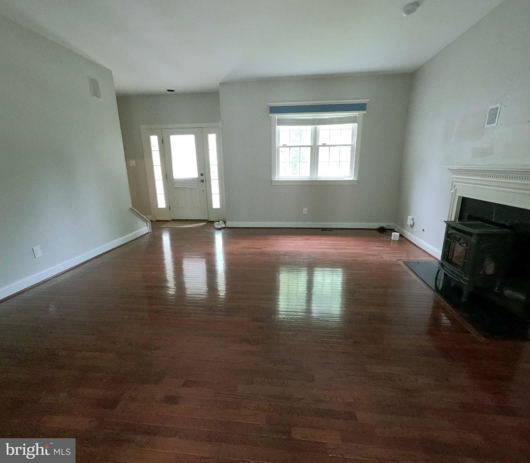 957 PINEHURST DRIVE