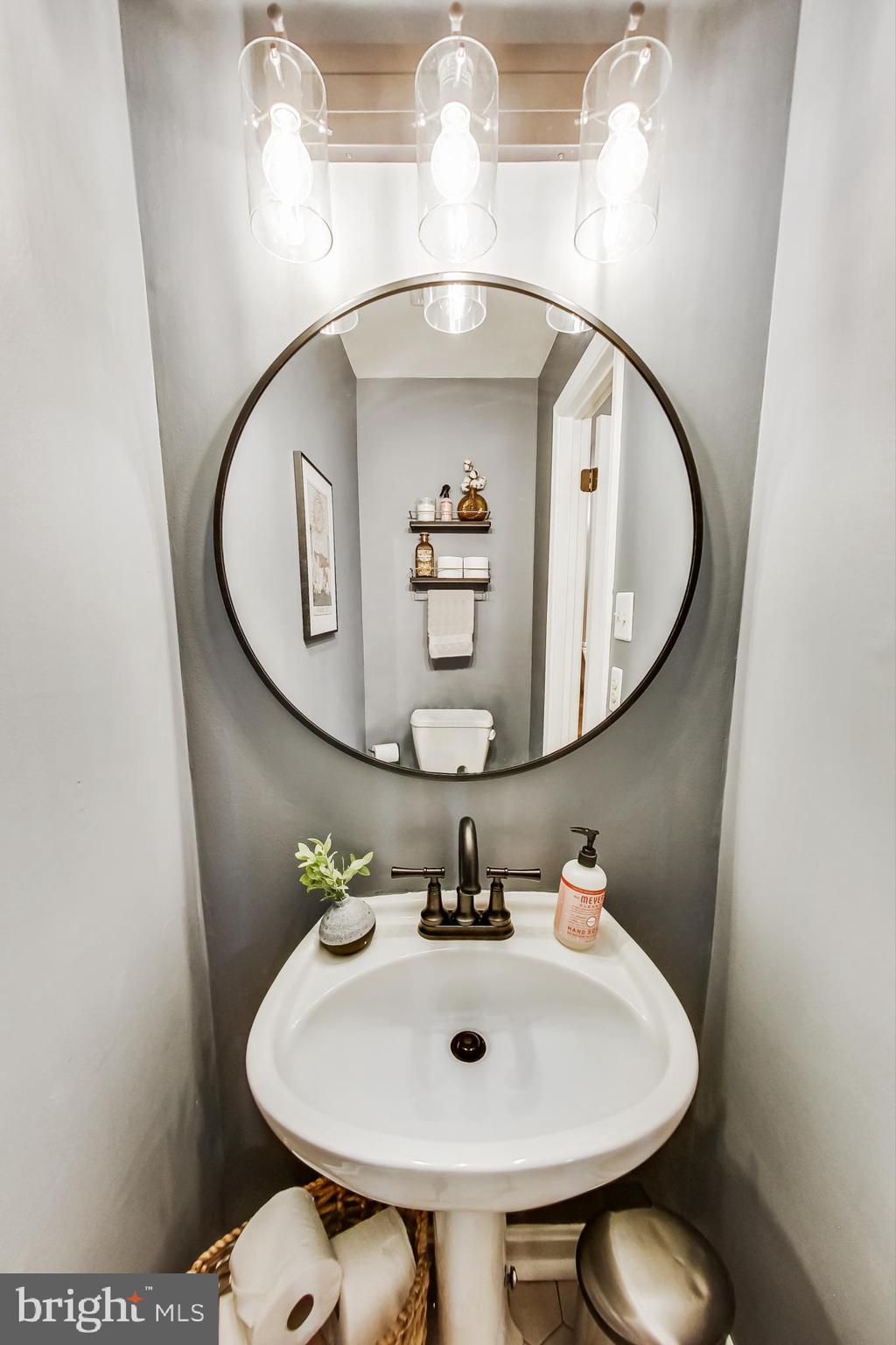 LAFAYETTE VILLAGE - Residential