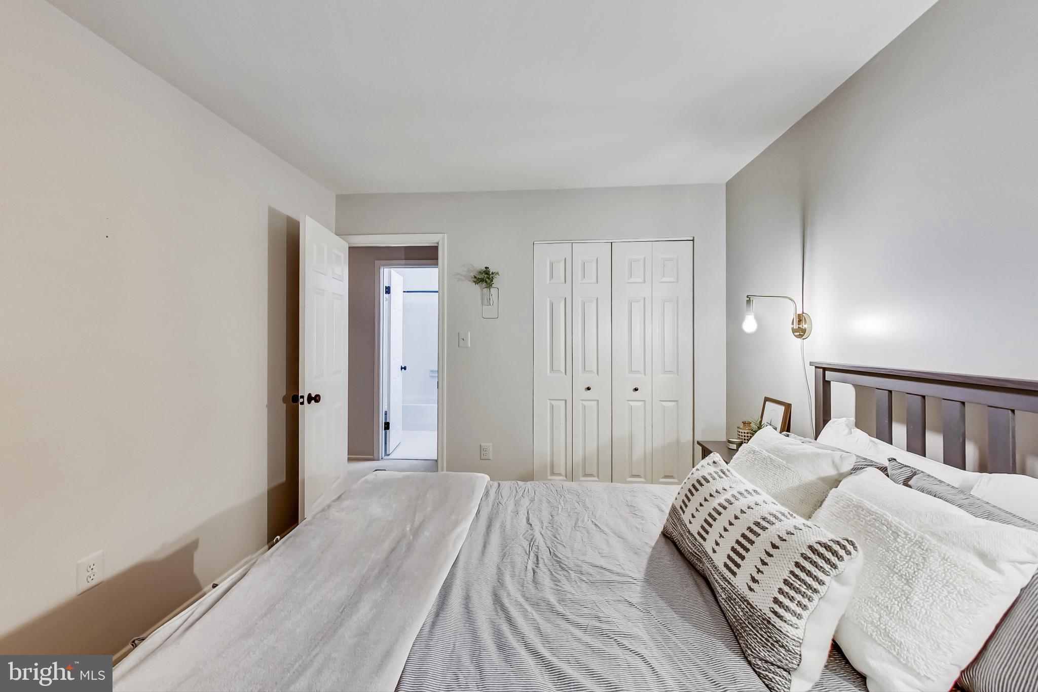 LAFAYETTE VILLAGE - Residential