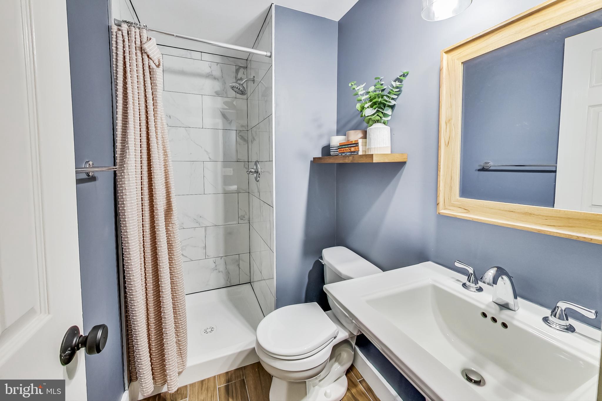 LAFAYETTE VILLAGE - Residential