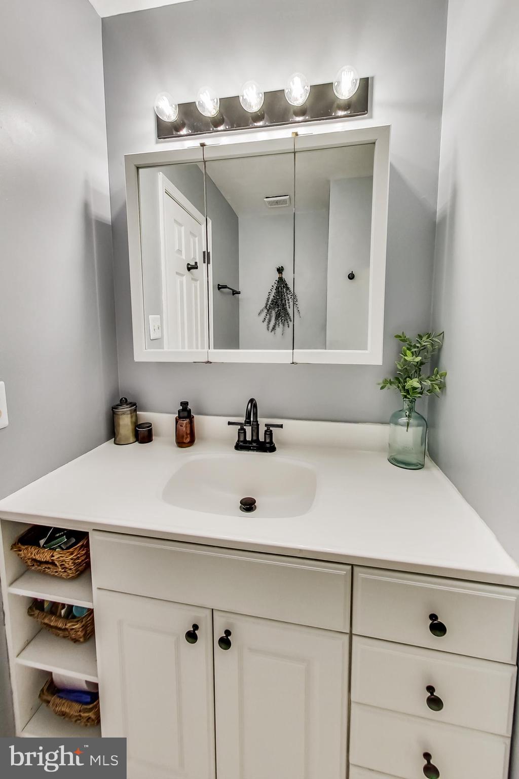 LAFAYETTE VILLAGE - Residential