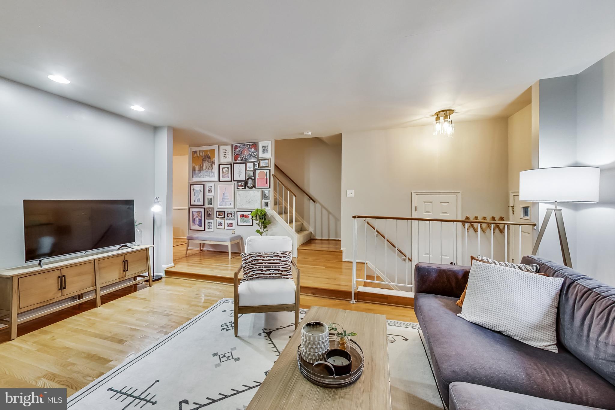 LAFAYETTE VILLAGE - Residential