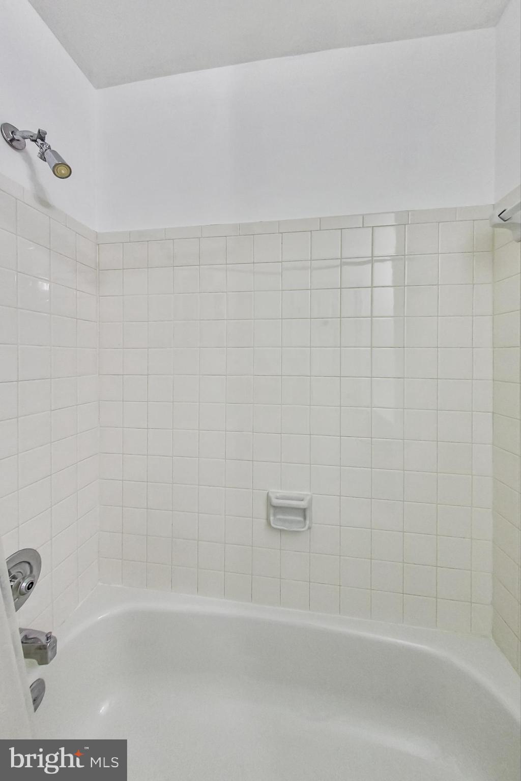 LAFAYETTE VILLAGE - Residential